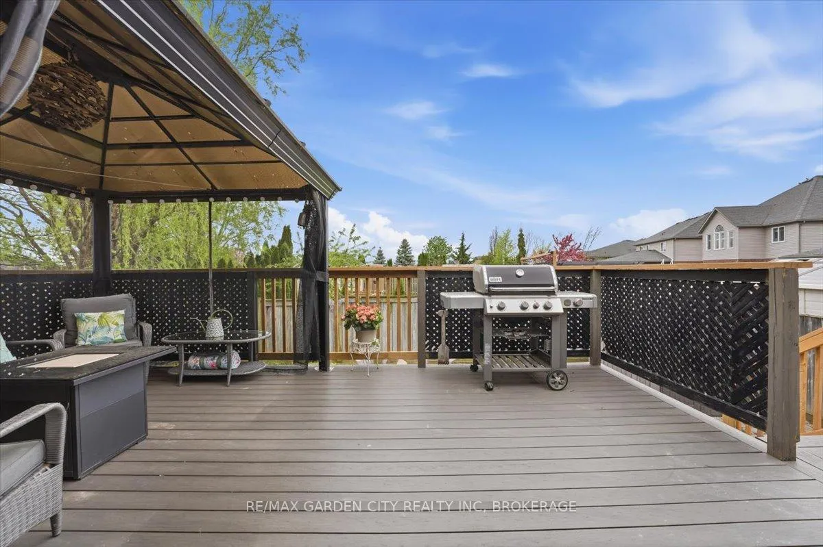 Photo 16 of 325 Winterberry Boulevard, Thorold, Confederation Heights — HOMEH