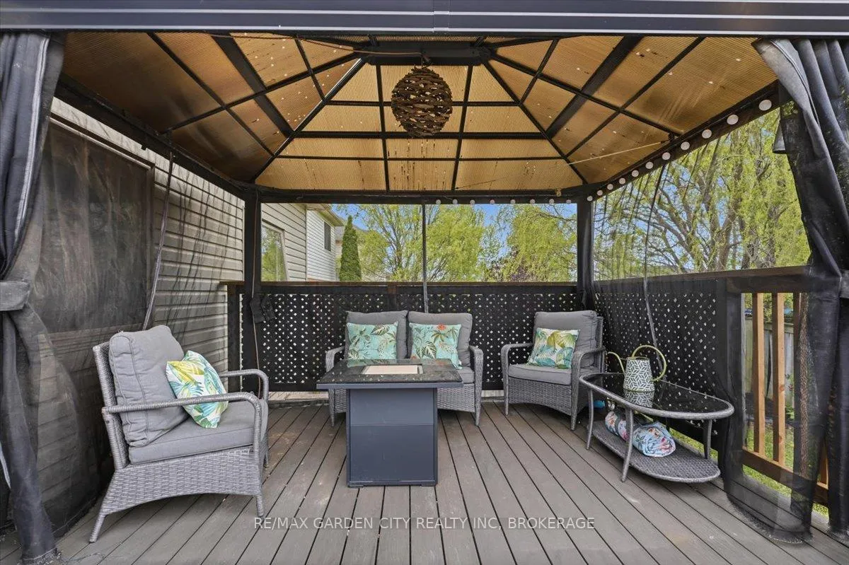 Photo 17 of 325 Winterberry Boulevard, Thorold, Confederation Heights — HOMEH