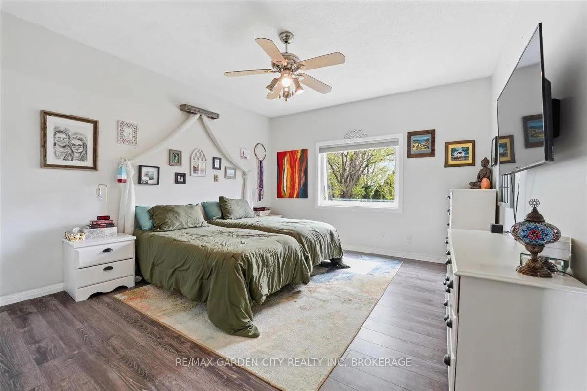 Photo 18 of 325 Winterberry Boulevard, Thorold, Confederation Heights — HOMEH