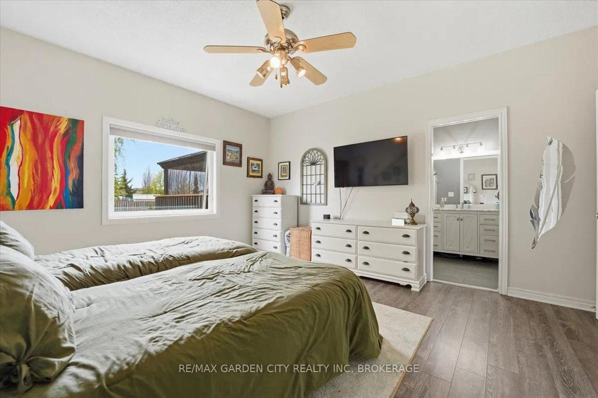 Photo 19 of 325 Winterberry Boulevard, Thorold, Confederation Heights — HOMEH