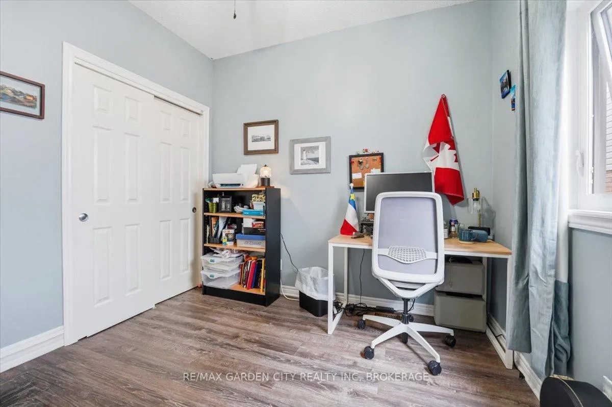 Photo 25 of 325 Winterberry Boulevard, Thorold, Confederation Heights — HOMEH