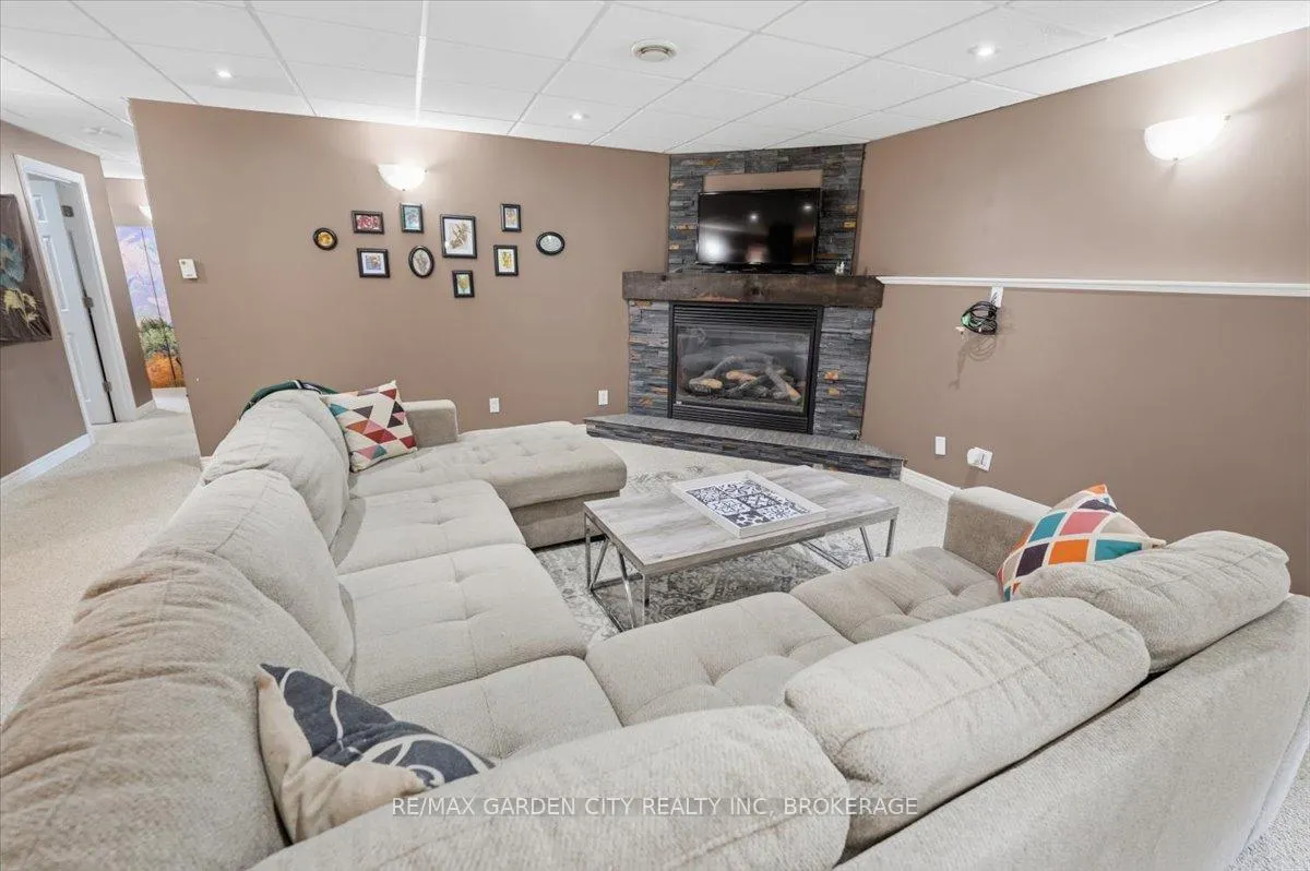 Photo 28 of 325 Winterberry Boulevard, Thorold, Confederation Heights — HOMEH