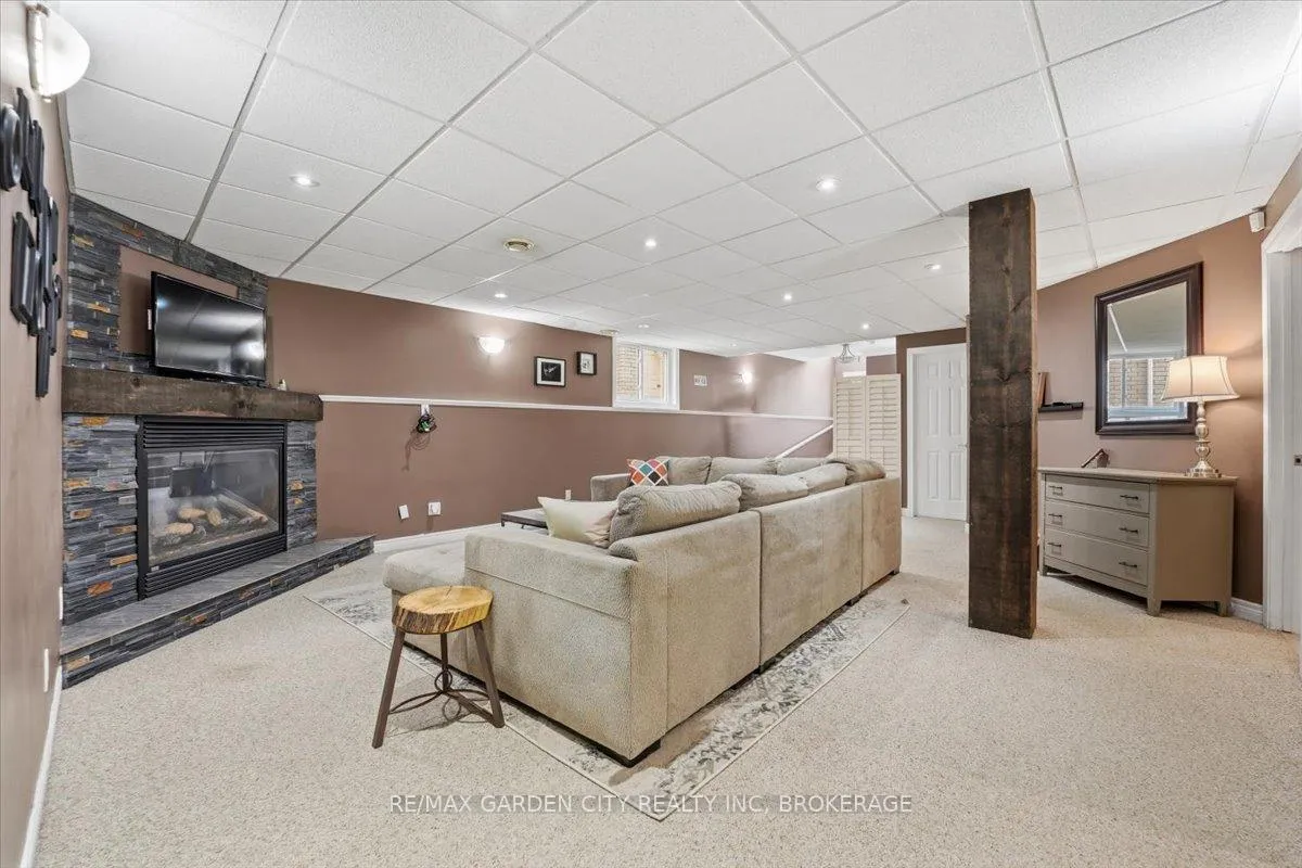 Photo 30 of 325 Winterberry Boulevard, Thorold, Confederation Heights — HOMEH