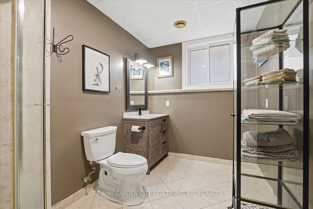 Photo 33 of 325 Winterberry Boulevard, Thorold, Confederation Heights — HOMEH