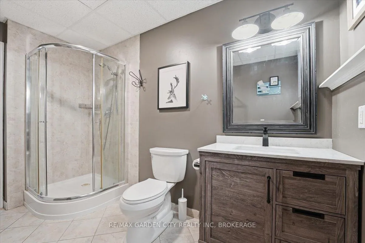Photo 34 of 325 Winterberry Boulevard, Thorold, Confederation Heights — HOMEH