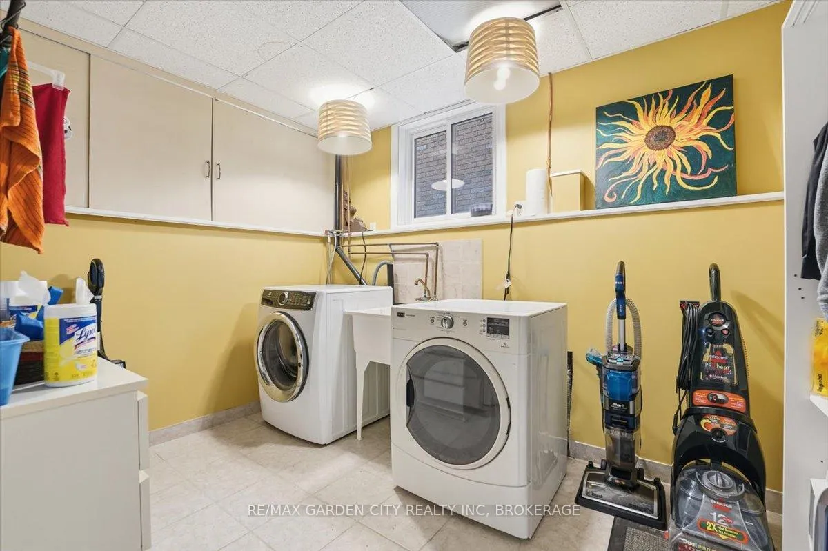 Photo 35 of 325 Winterberry Boulevard, Thorold, Confederation Heights — HOMEH