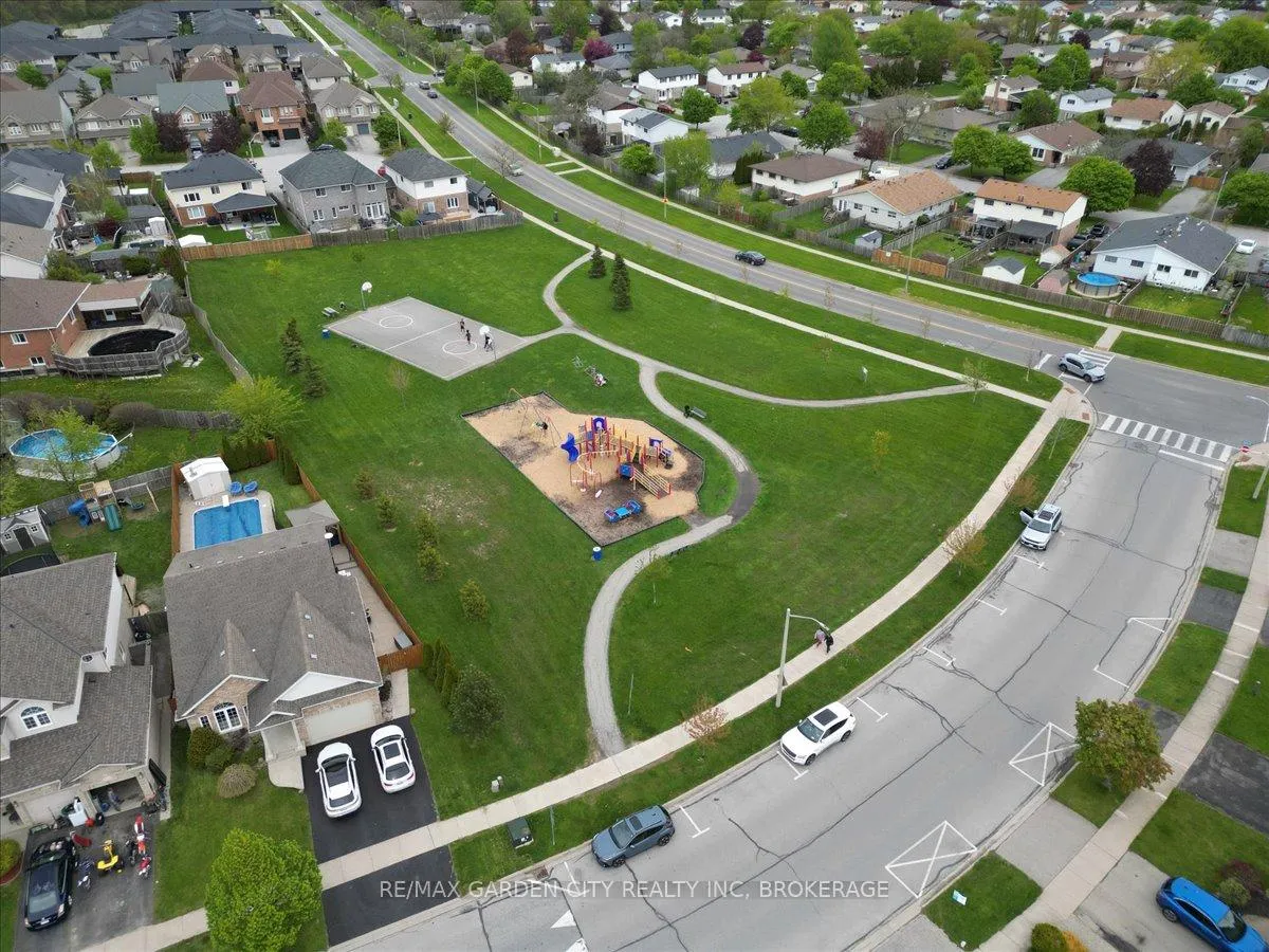 Photo 41 of 325 Winterberry Boulevard, Thorold, Confederation Heights — HOMEH
