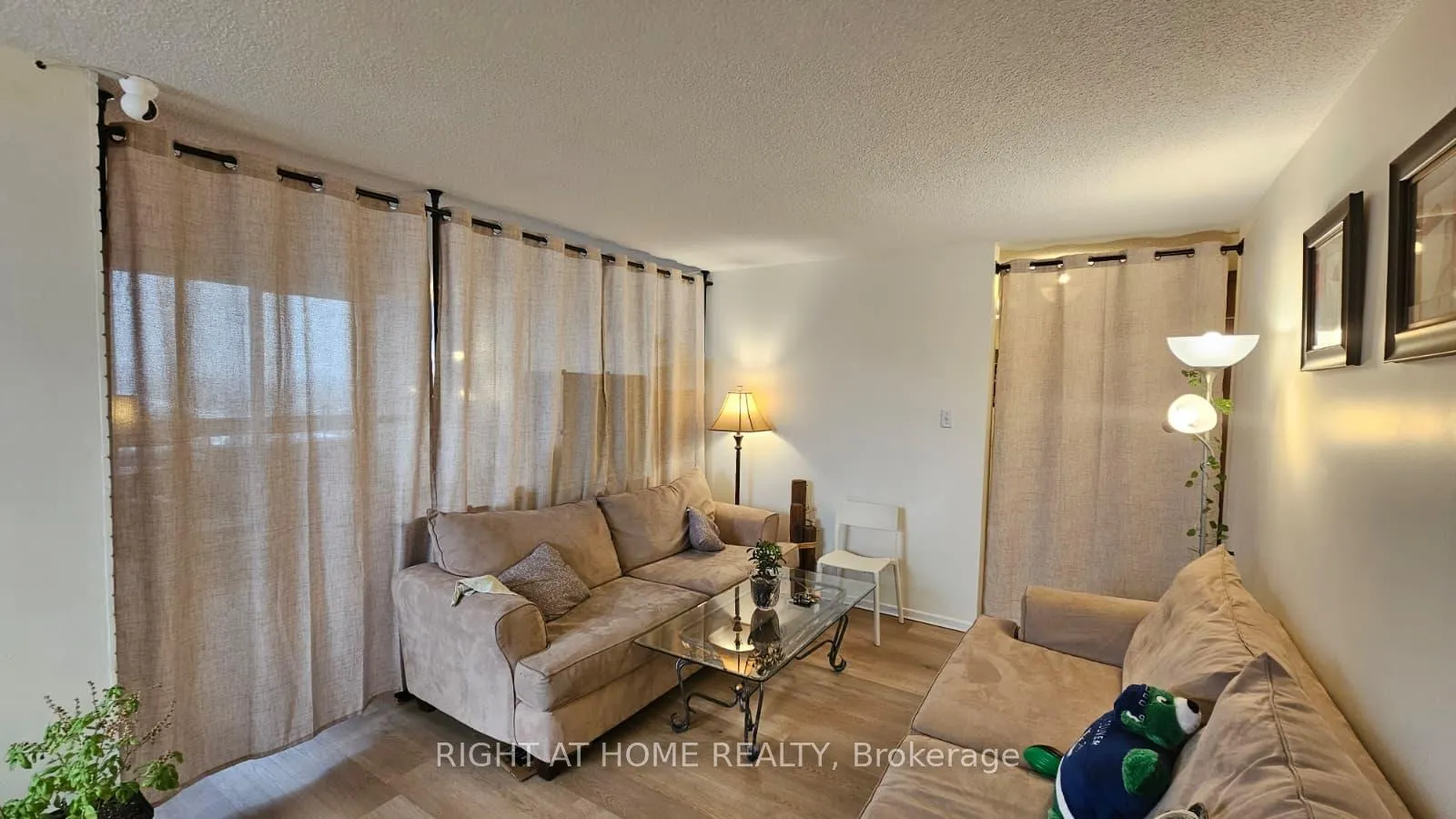 Photo 4 of Unit 1912, 25 Kensington Road, Brampton, Queen Street Corridor — HOMEH