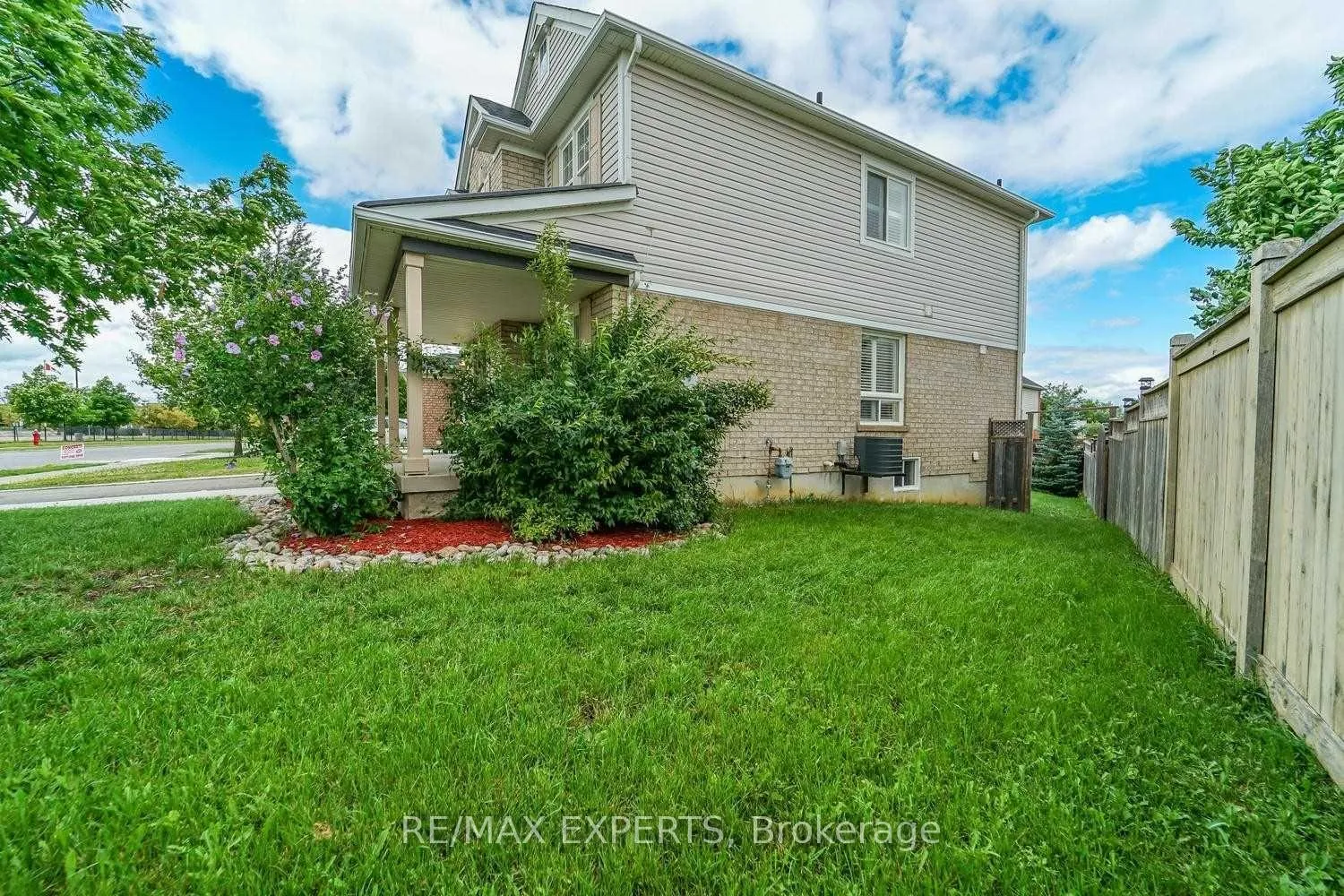 Photo 2 of 357 Brisdale Drive, Brampton, Fletcher's Meadow — HOMEH