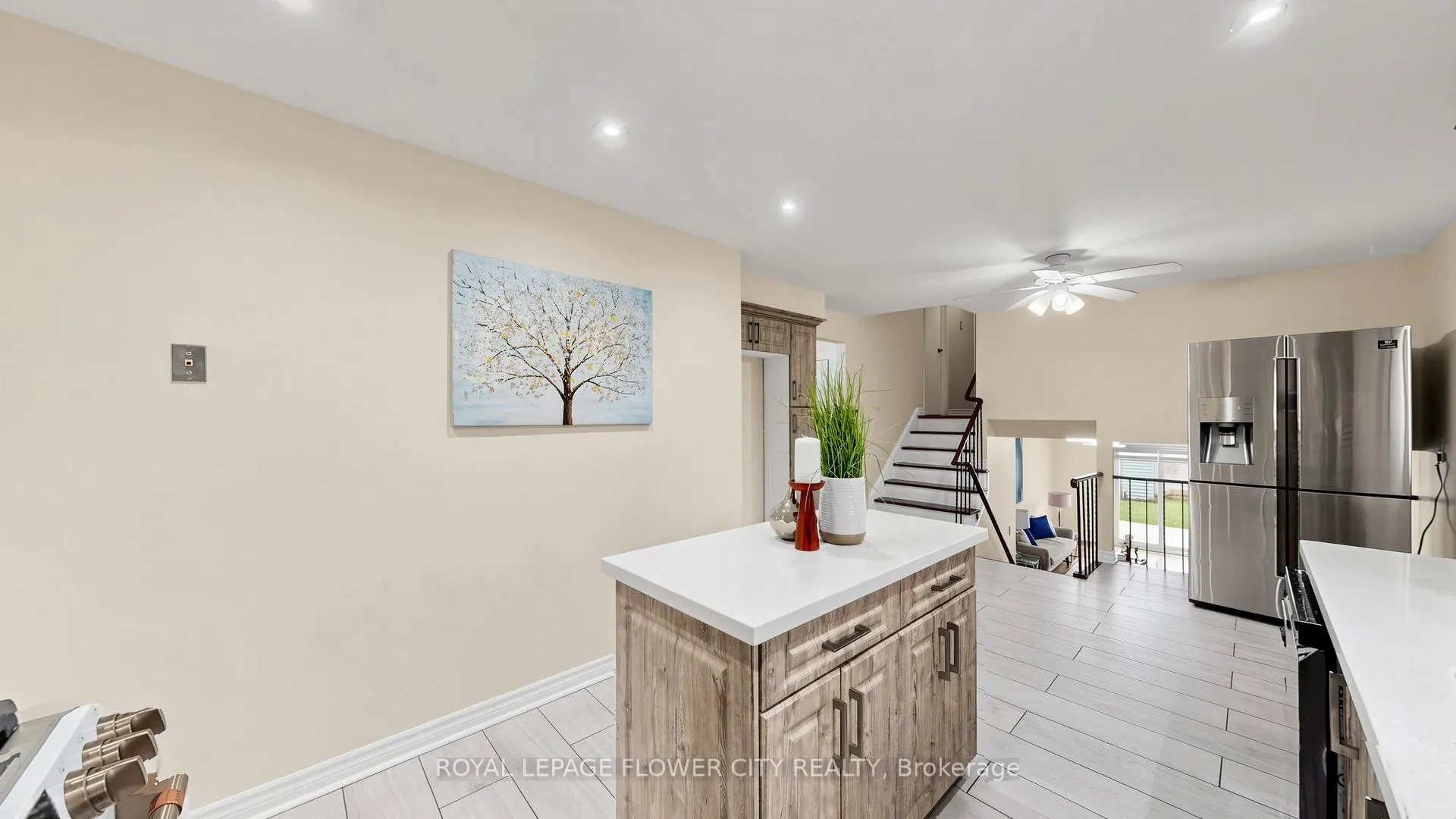 Photo 9 of 307 Royal Salisbury Way, Brampton, Madoc — HOMEH