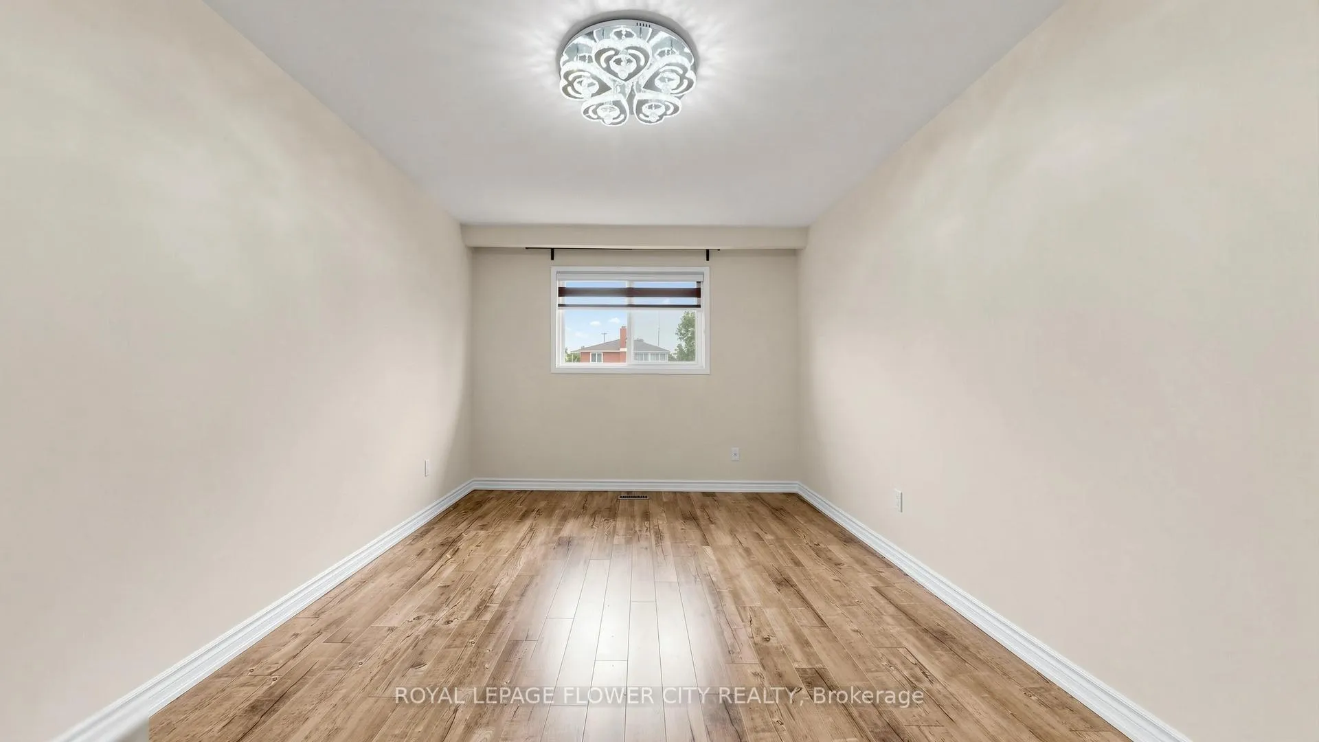 Photo 16 of 307 Royal Salisbury Way, Brampton, Madoc — HOMEH