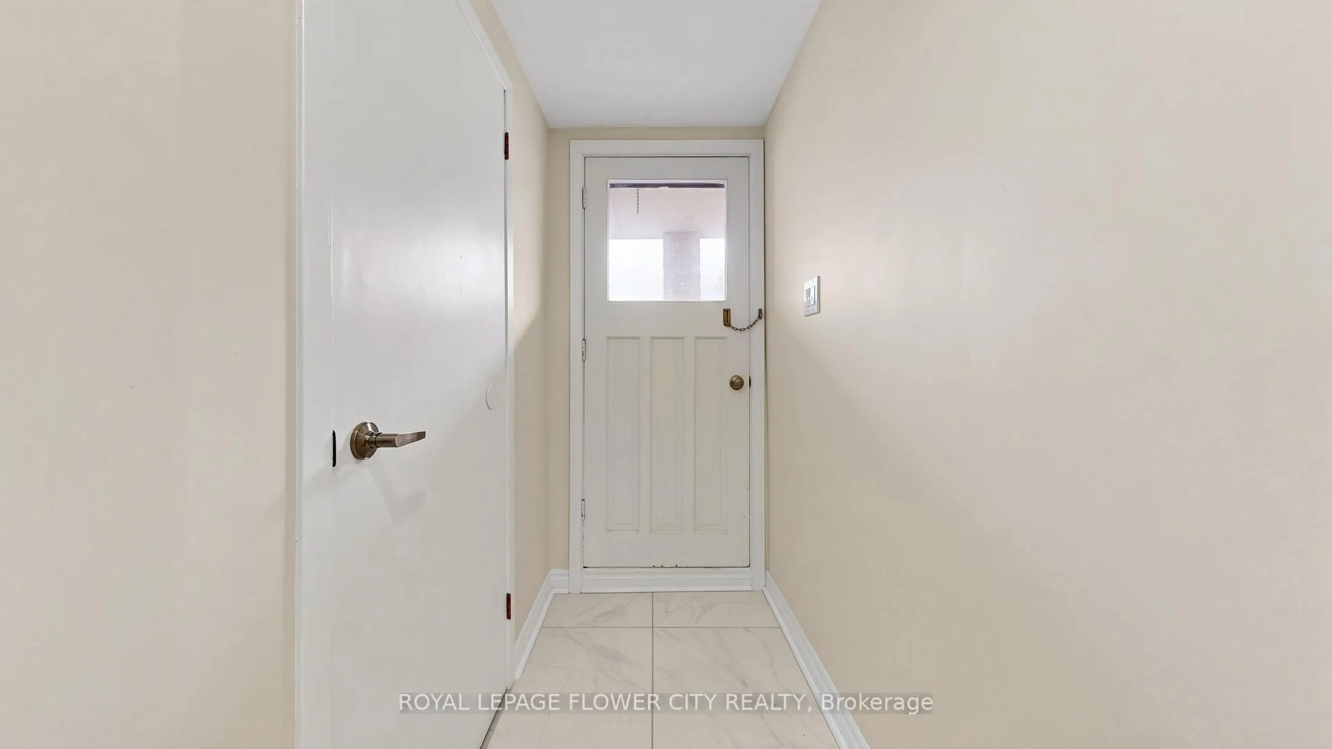 Photo 28 of 307 Royal Salisbury Way, Brampton, Madoc — HOMEH