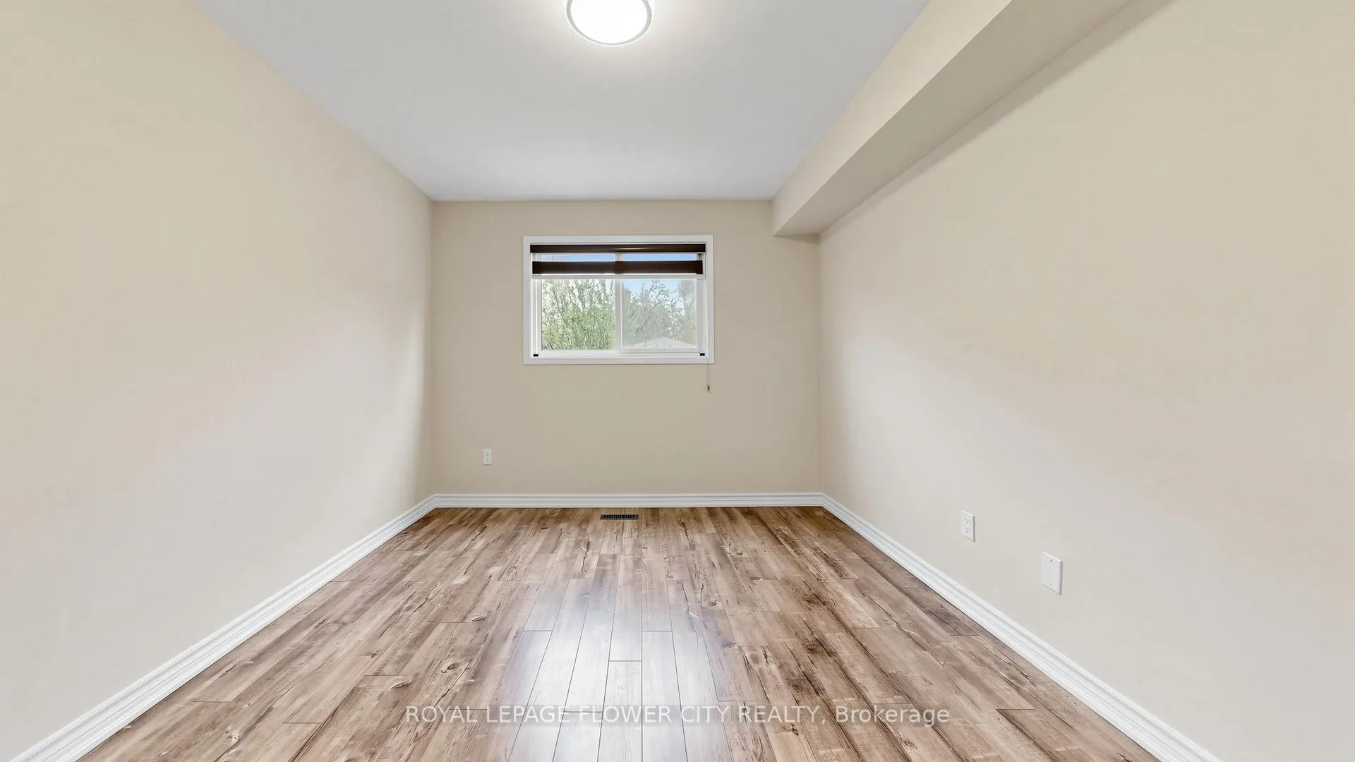 Photo 29 of 307 Royal Salisbury Way, Brampton, Madoc — HOMEH