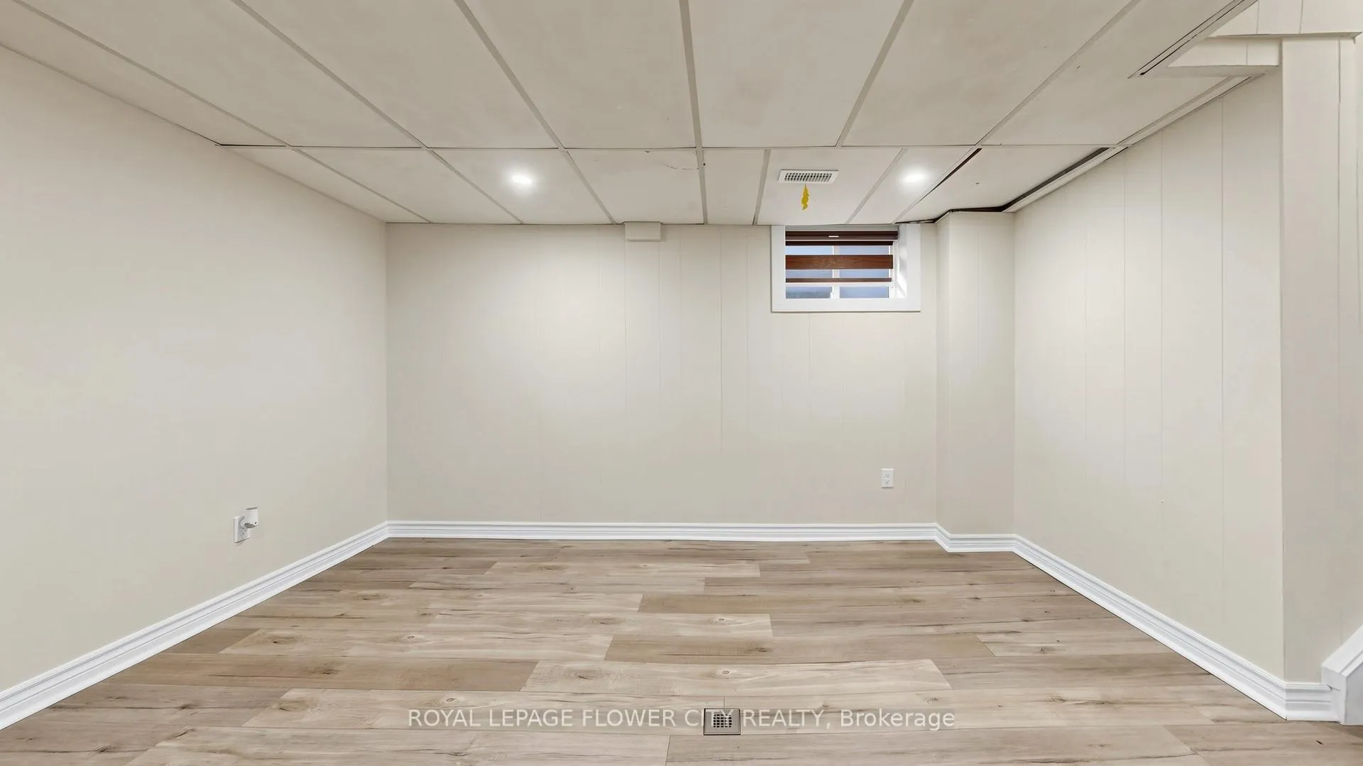 Photo 35 of 307 Royal Salisbury Way, Brampton, Madoc — HOMEH