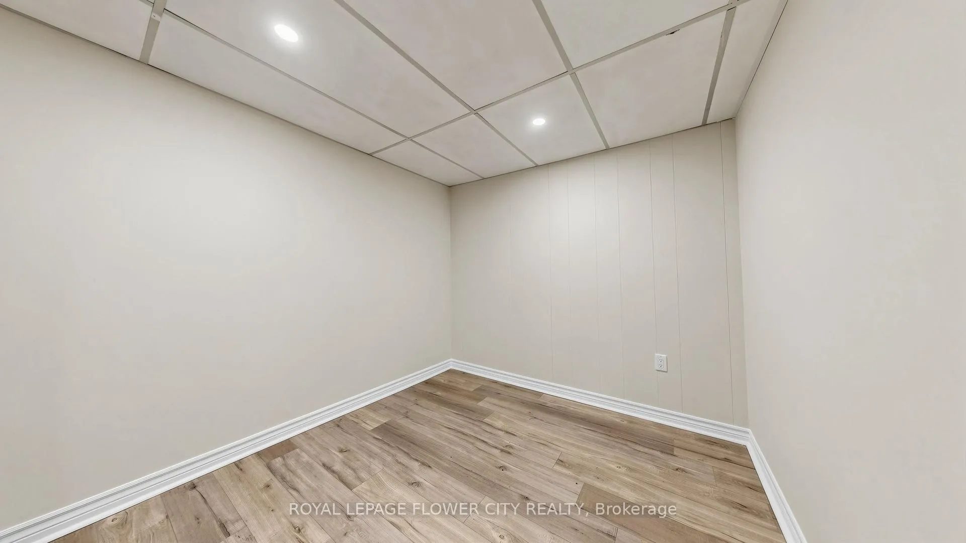 Photo 37 of 307 Royal Salisbury Way, Brampton, Madoc — HOMEH