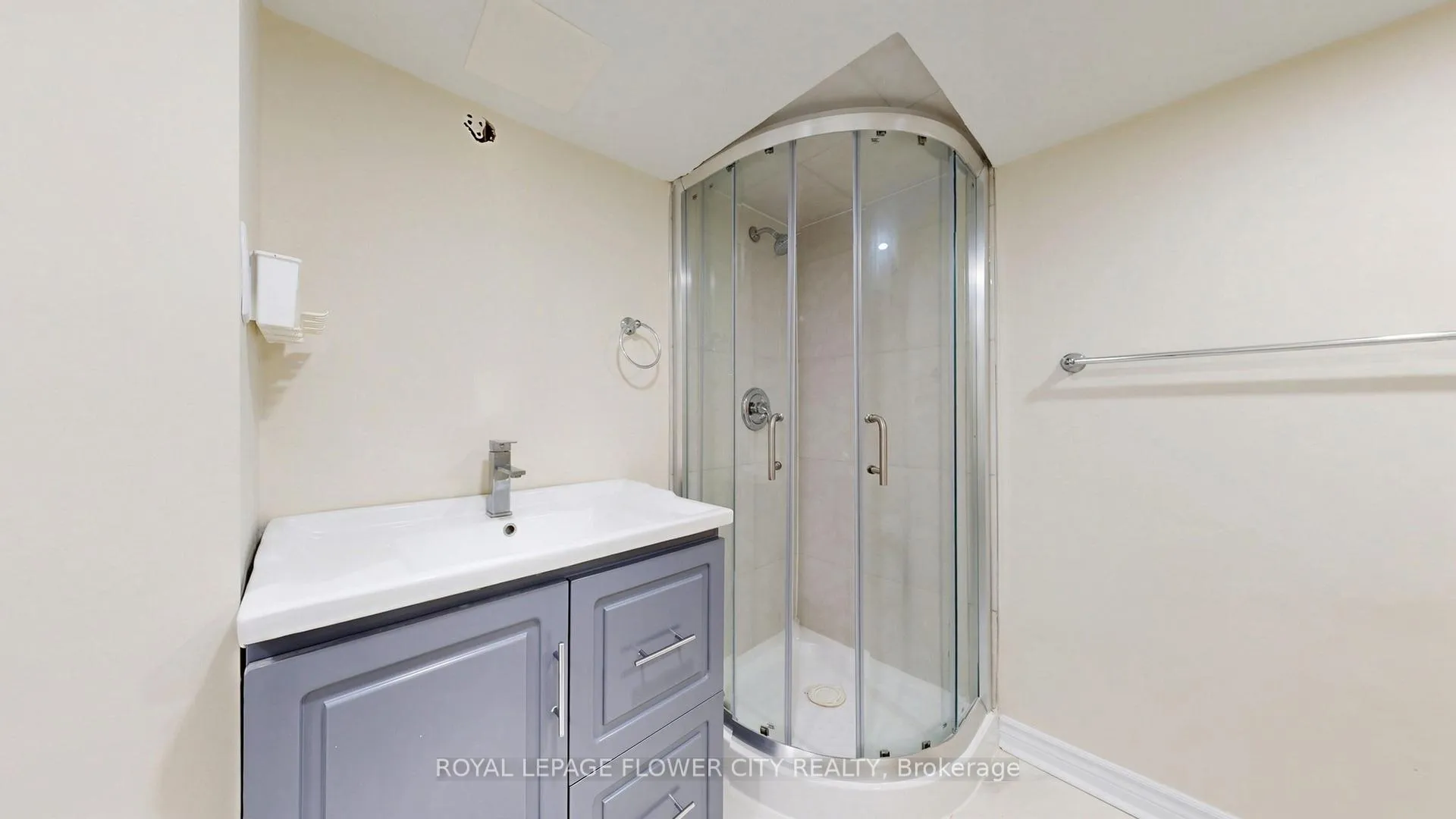 Photo 40 of 307 Royal Salisbury Way, Brampton, Madoc — HOMEH