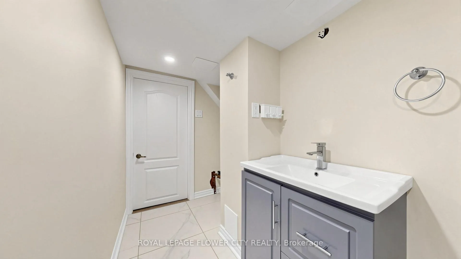 Photo 41 of 307 Royal Salisbury Way, Brampton, Madoc — HOMEH