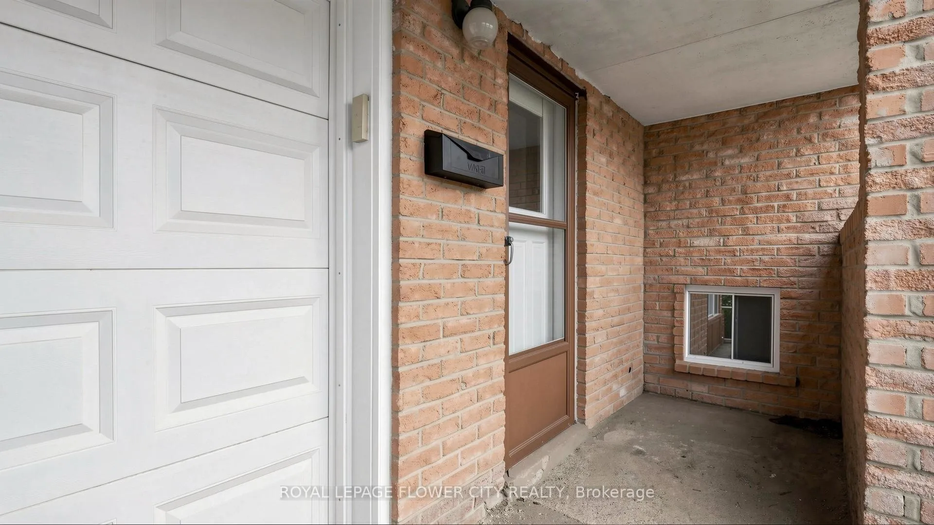 Photo 42 of 307 Royal Salisbury Way, Brampton, Madoc — HOMEH