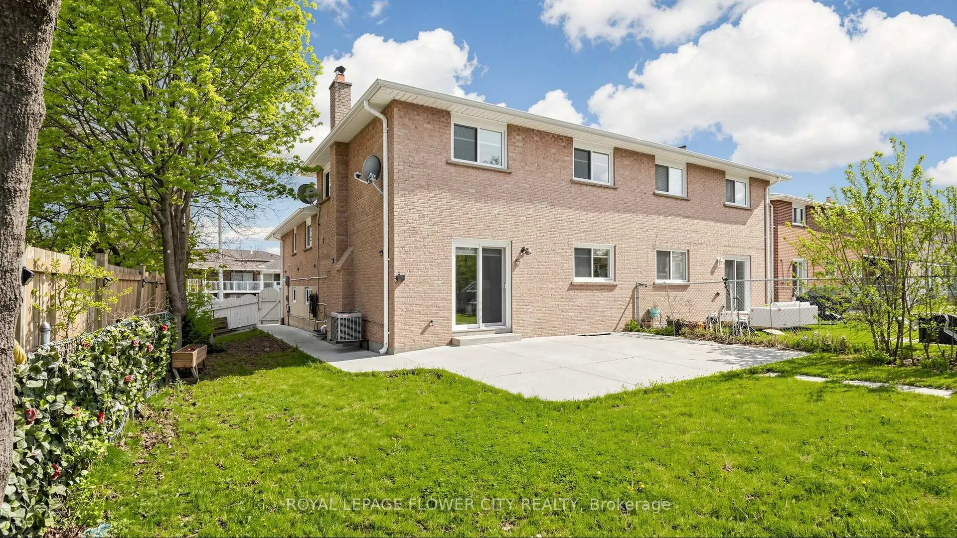 Photo 47 of 307 Royal Salisbury Way, Brampton, Madoc — HOMEH