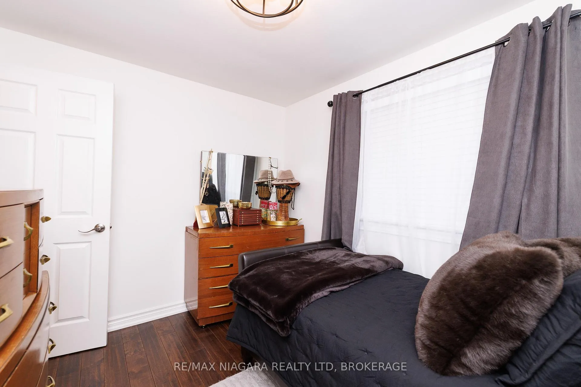 Photo 19 of 7013 Glengowan Crescent, Niagara Falls, Casey — HOMEH