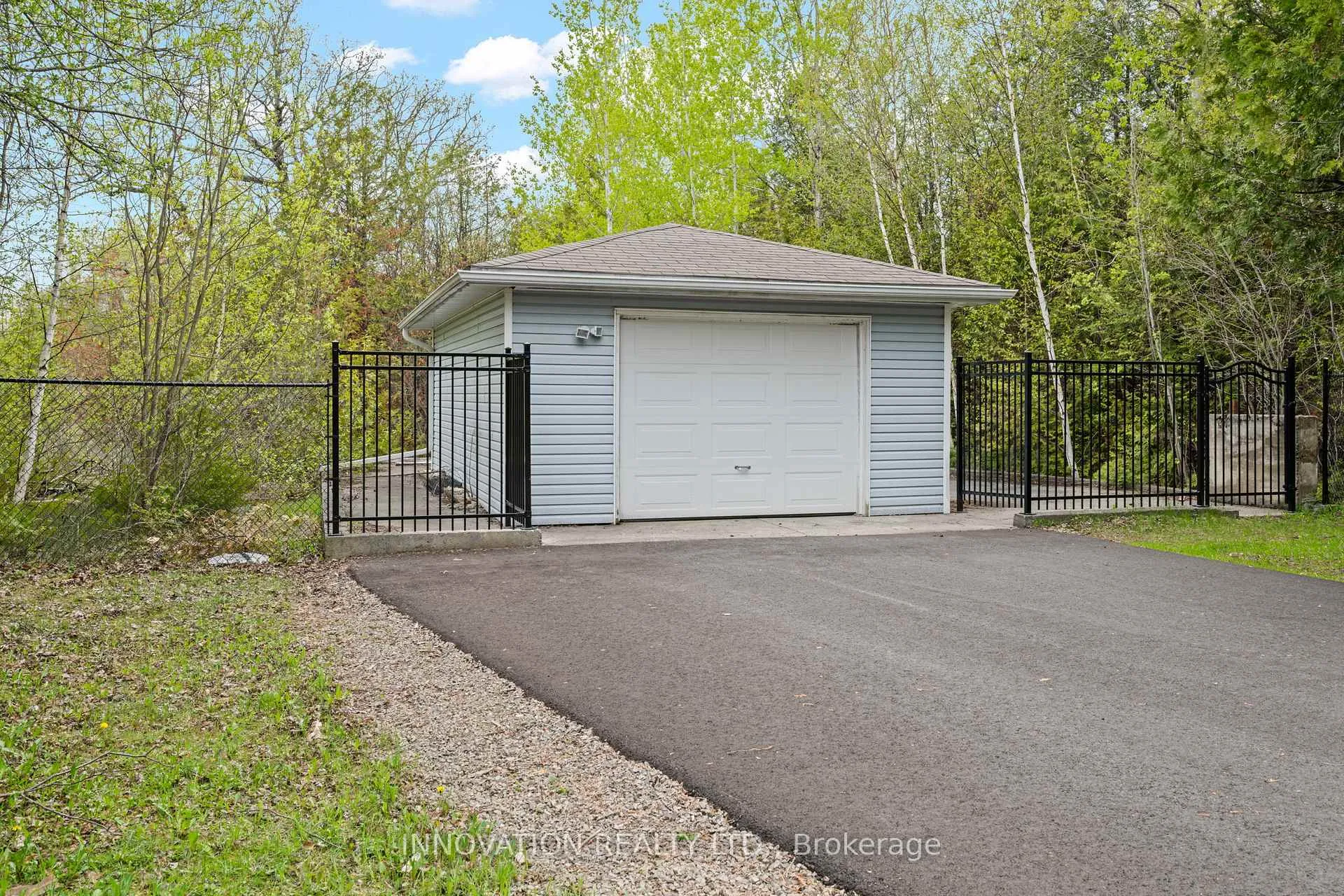 Photo 8 of 208 Davis Road, North Grenville, North Grenville Twp (Kemptville South) — HOMEH