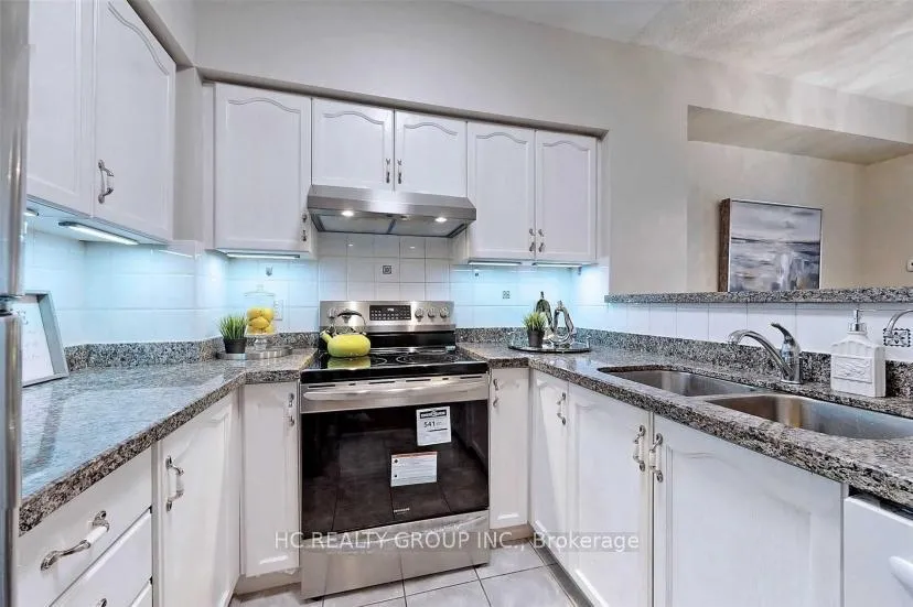 Photo 6 of Unit 11, 16 Cox Boulevard, Markham, Unionville — HOMEH