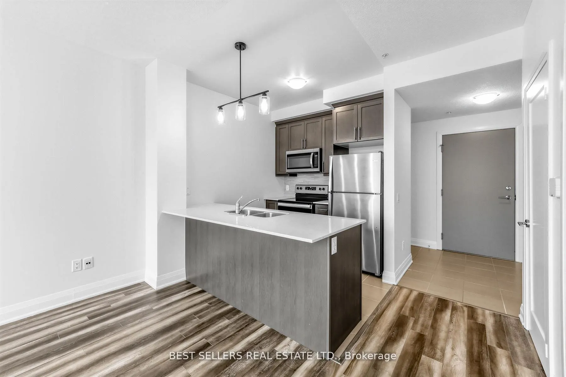 Photo 5 of Unit 220, 16 Concord Place, Grimsby, Grimsby Beach — HOMEH