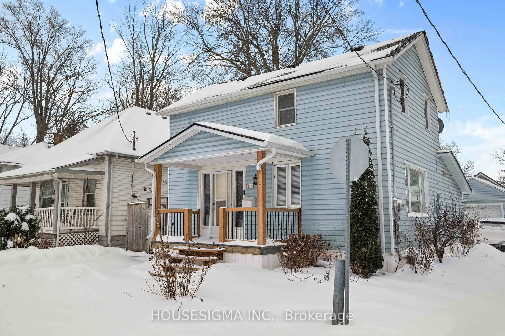 Photo 4 of 16 Centre Street, St. Thomas — HOMEH