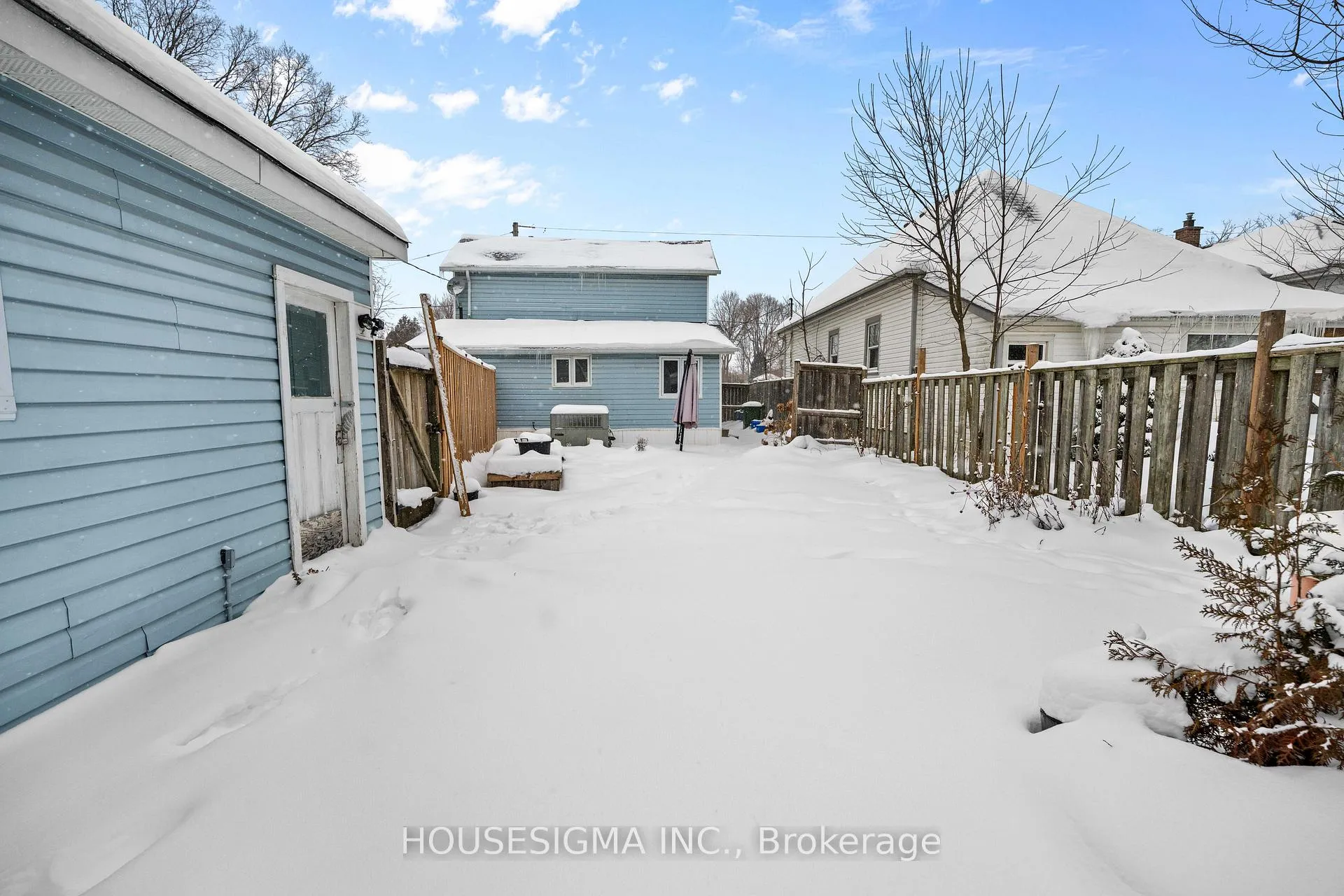 Photo 19 of 16 Centre Street, St. Thomas — HOMEH