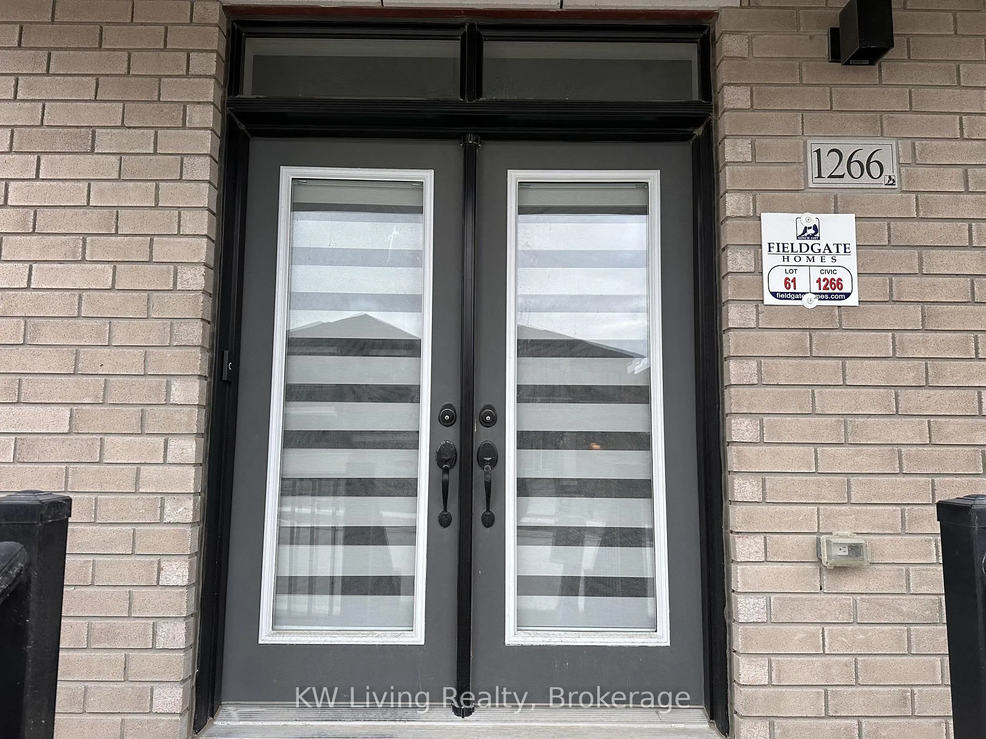 Photo 2 of 1266 Talisman Manor, Pickering, Rural Pickering — HOMEH