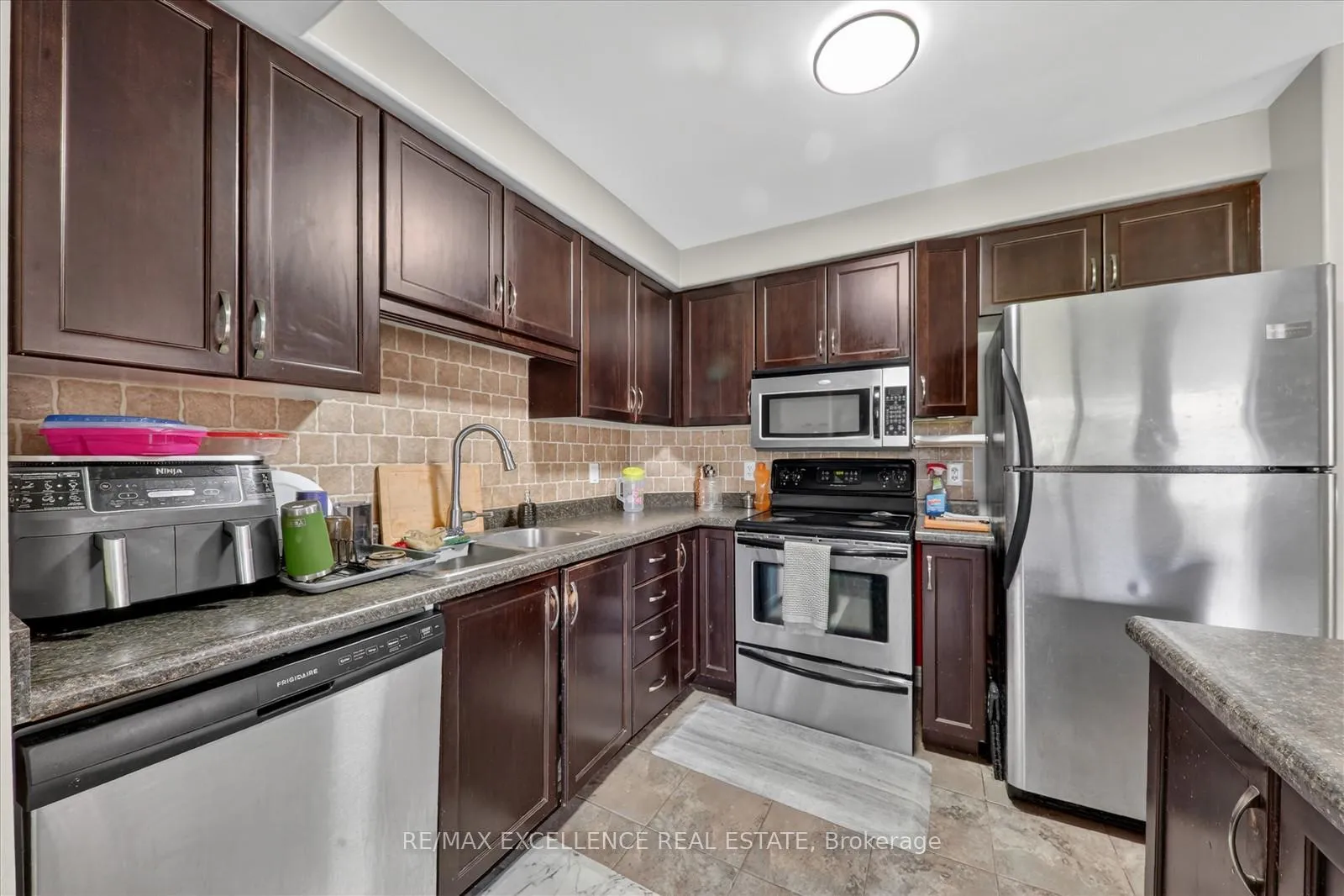Photo 12 of 31 Donald Bell Drive, Hamilton, Binbrook — HOMEH