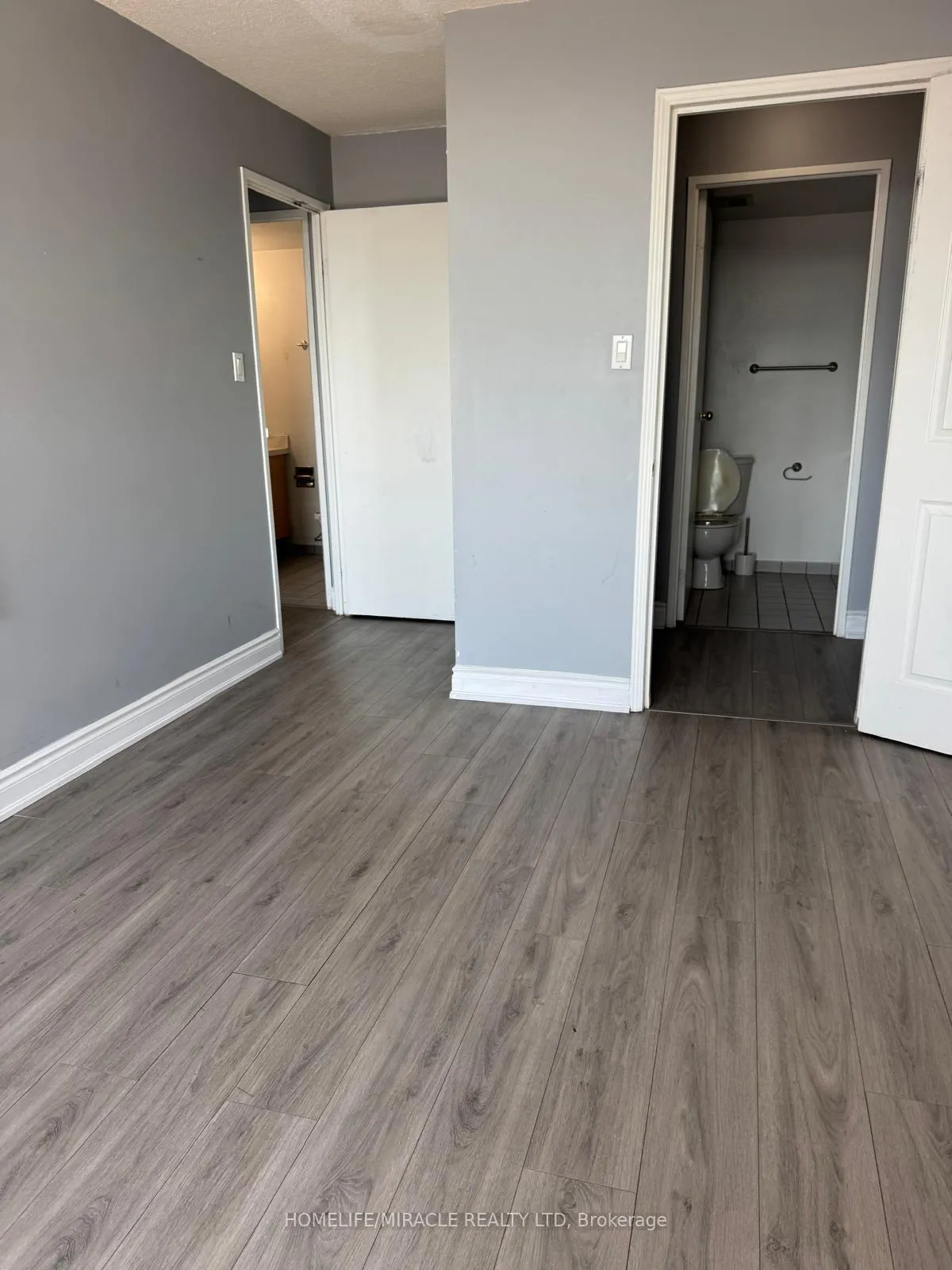 Photo 4 of Unit 1607, 21 Markbrook Lane, Etobicoke, Mount Olive-Silverstone-Jamestown — HOMEH