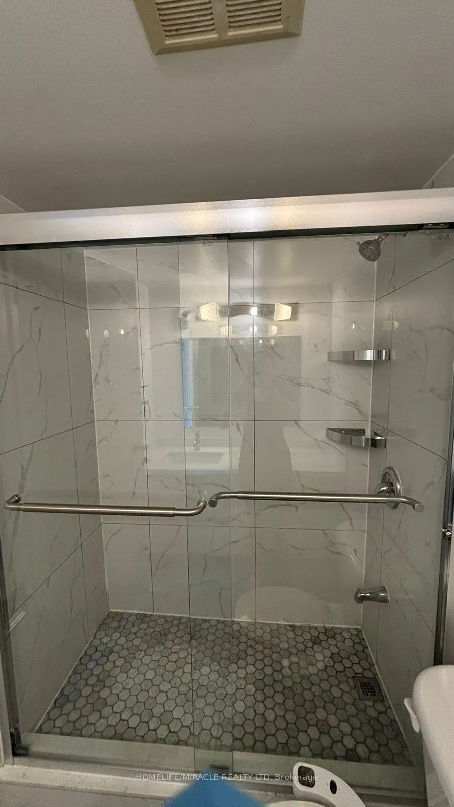 Photo 8 of Unit 1607, 21 Markbrook Lane, Etobicoke, Mount Olive-Silverstone-Jamestown — HOMEH