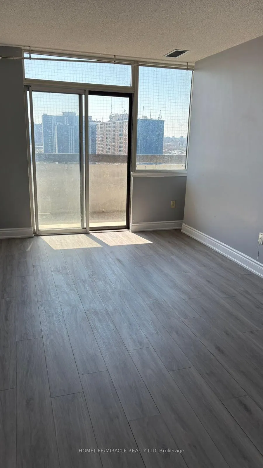 Photo 9 of Unit 1607, 21 Markbrook Lane, Etobicoke, Mount Olive-Silverstone-Jamestown — HOMEH
