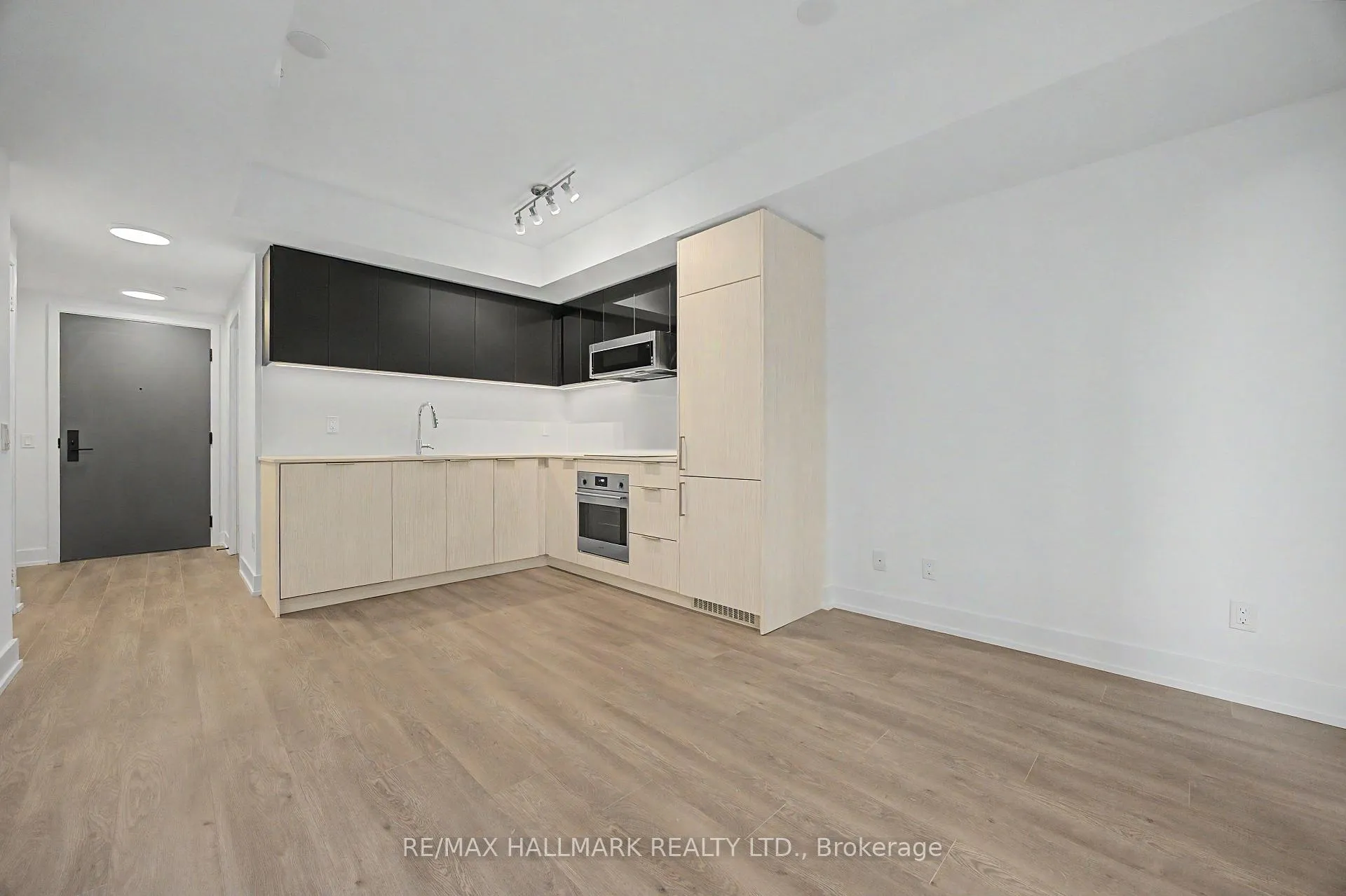 Photo 7 of Unit 309, 308 Jarvis Street, Toronto, Church-Yonge Corridor — HOMEH