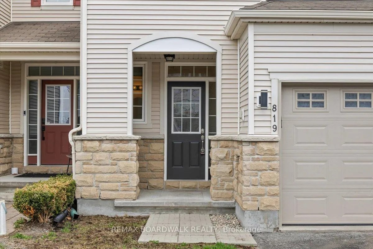 Photo 2 of 819 Kennacraig Private, Ottawa, Barrhaven - Stonebridge — HOMEH