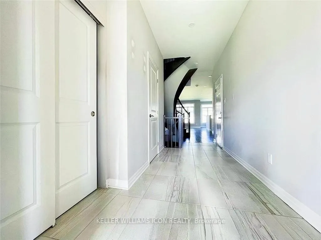 Photo 3 of 145 Avro Circle, Ottawa, CFB Rockcliffe and Area — HOMEH