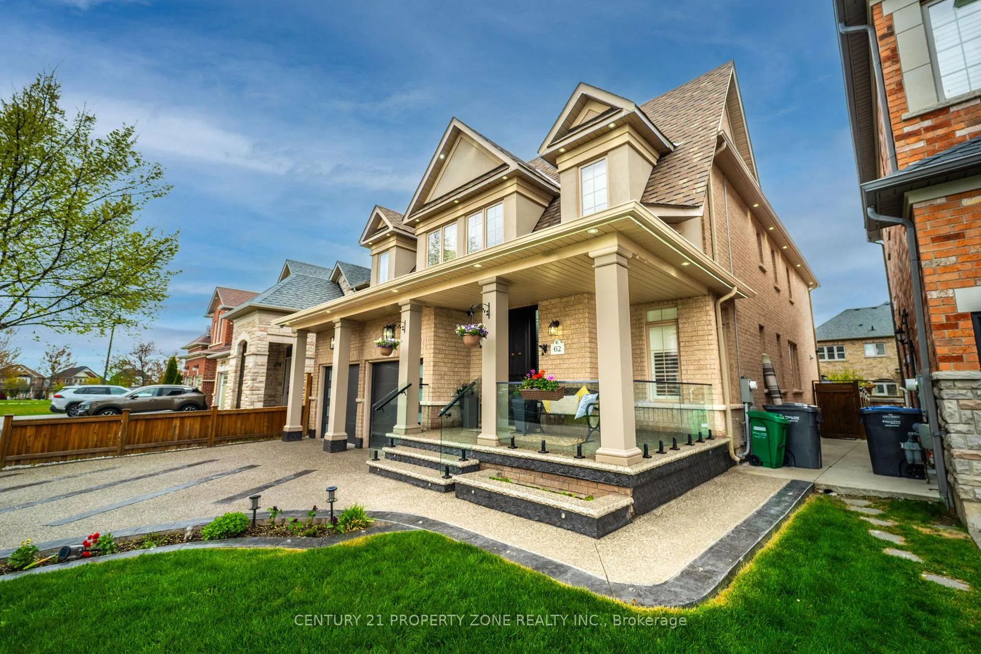 Photo 3 of 62 Impulse Circle, Brampton, Credit Valley — HOMEH