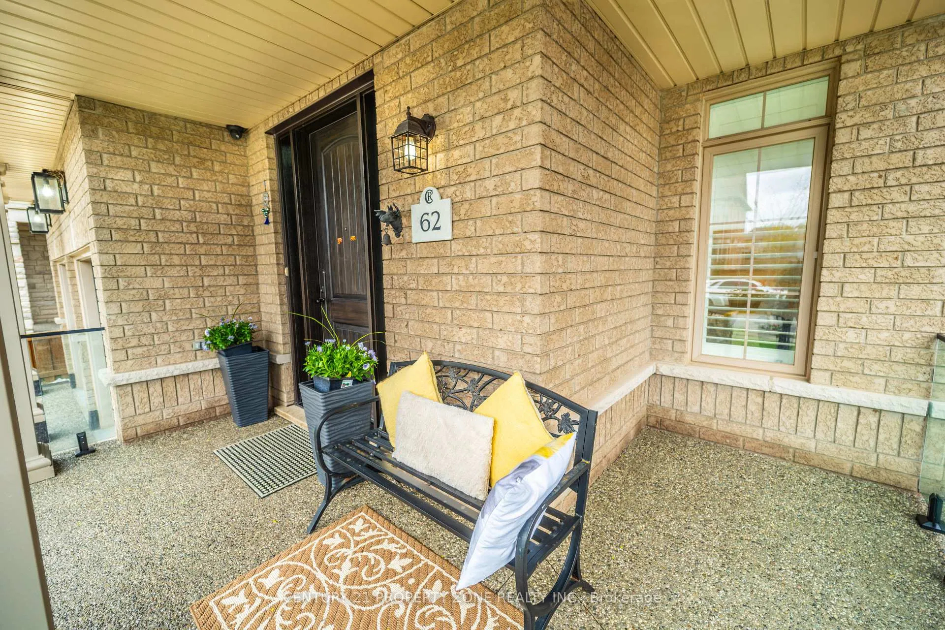 Photo 4 of 62 Impulse Circle, Brampton, Credit Valley — HOMEH