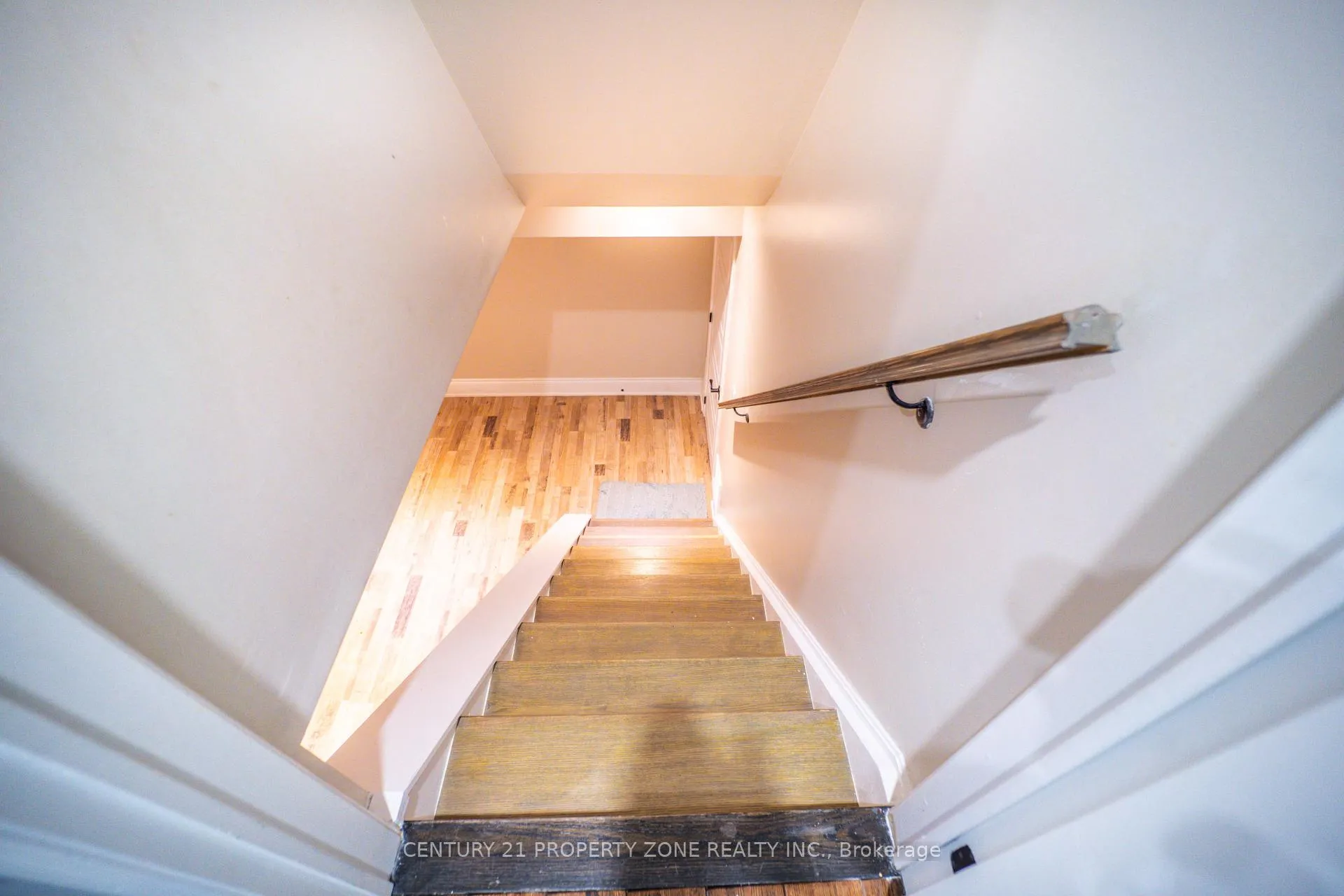 Photo 27 of 62 Impulse Circle, Brampton, Credit Valley — HOMEH