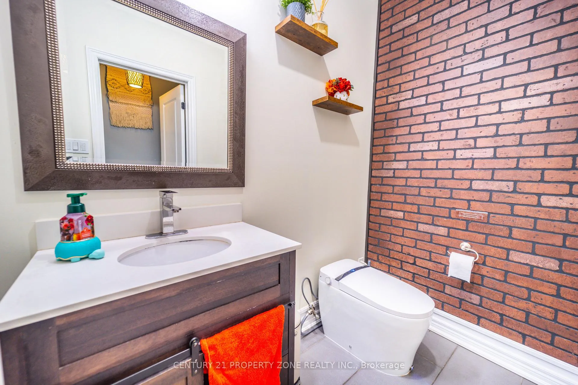 Photo 33 of 62 Impulse Circle, Brampton, Credit Valley — HOMEH