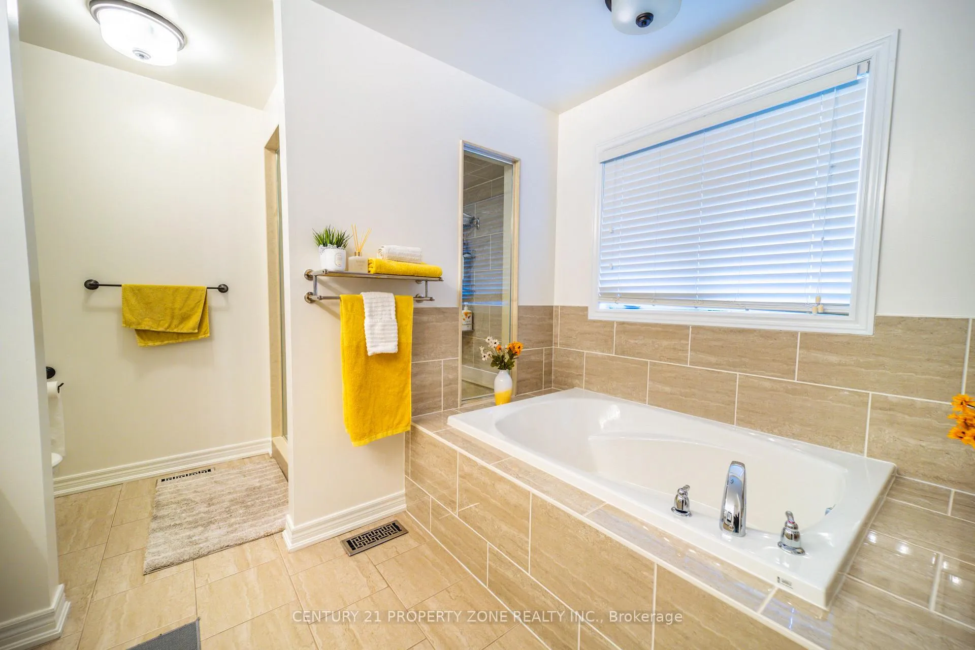 Photo 39 of 62 Impulse Circle, Brampton, Credit Valley — HOMEH