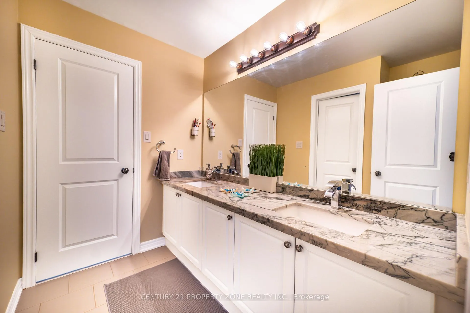 Photo 43 of 62 Impulse Circle, Brampton, Credit Valley — HOMEH