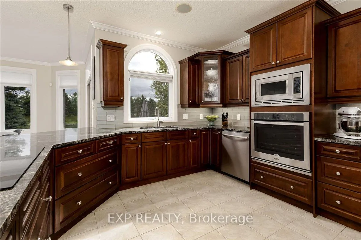 Photo 8 of 80 Foxhollow Drive, Thames Centre, Dorchester — HOMEH