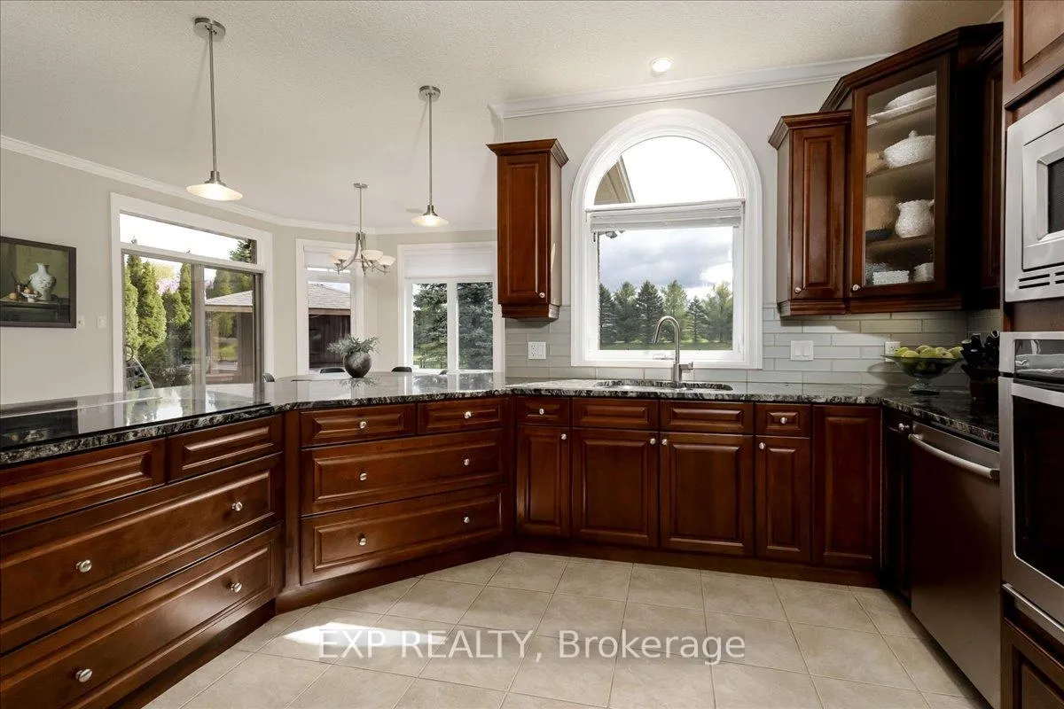 Photo 9 of 80 Foxhollow Drive, Thames Centre, Dorchester — HOMEH