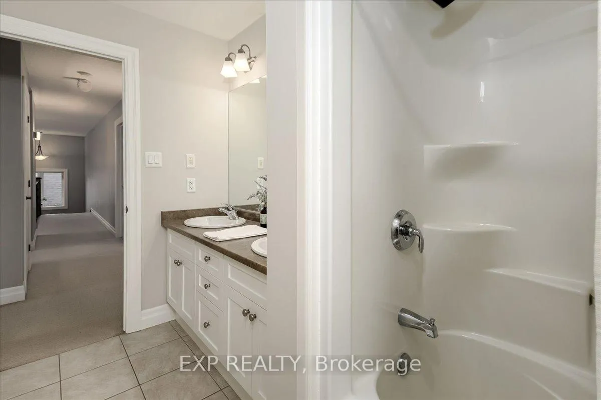 Photo 25 of 80 Foxhollow Drive, Thames Centre, Dorchester — HOMEH