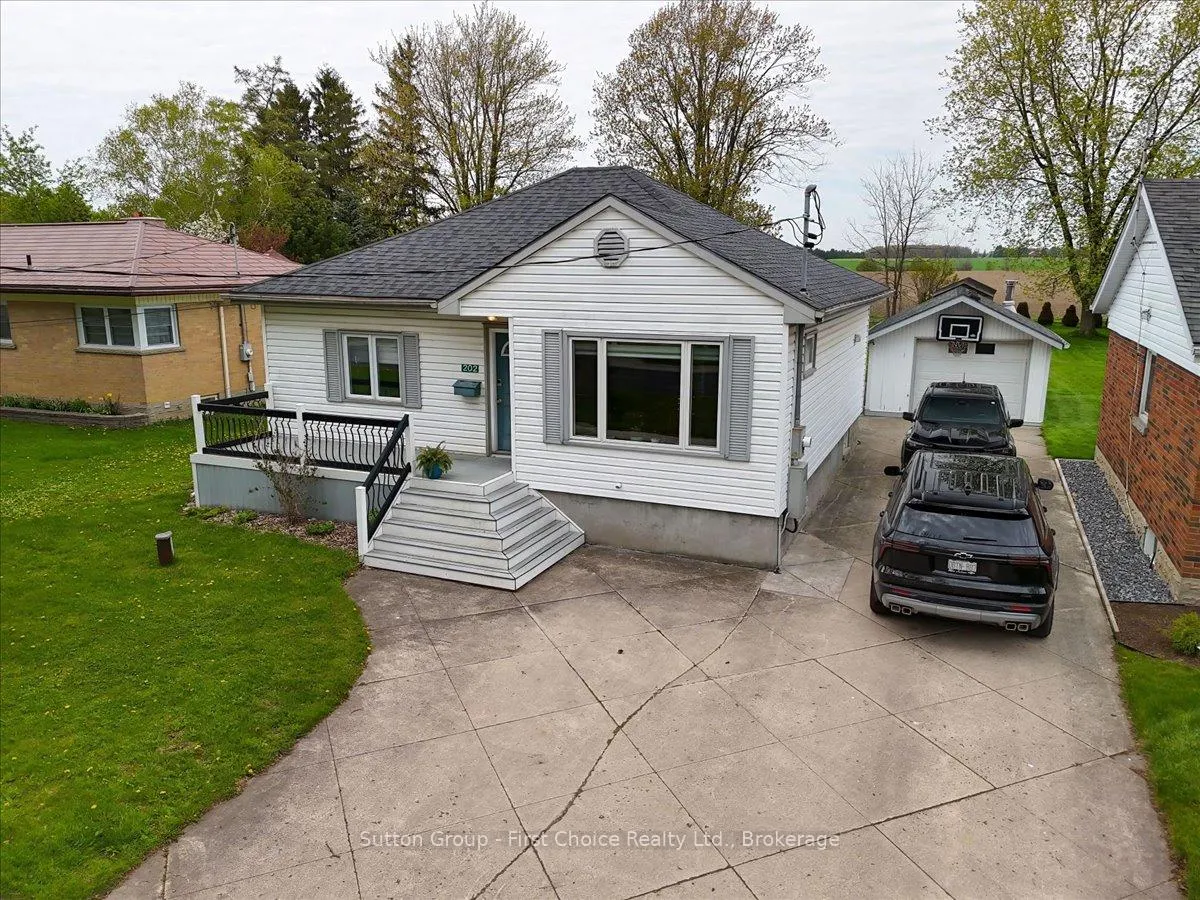 Photo 1 of 202 Huron Road, Perth South, Sebringville — HOMEH