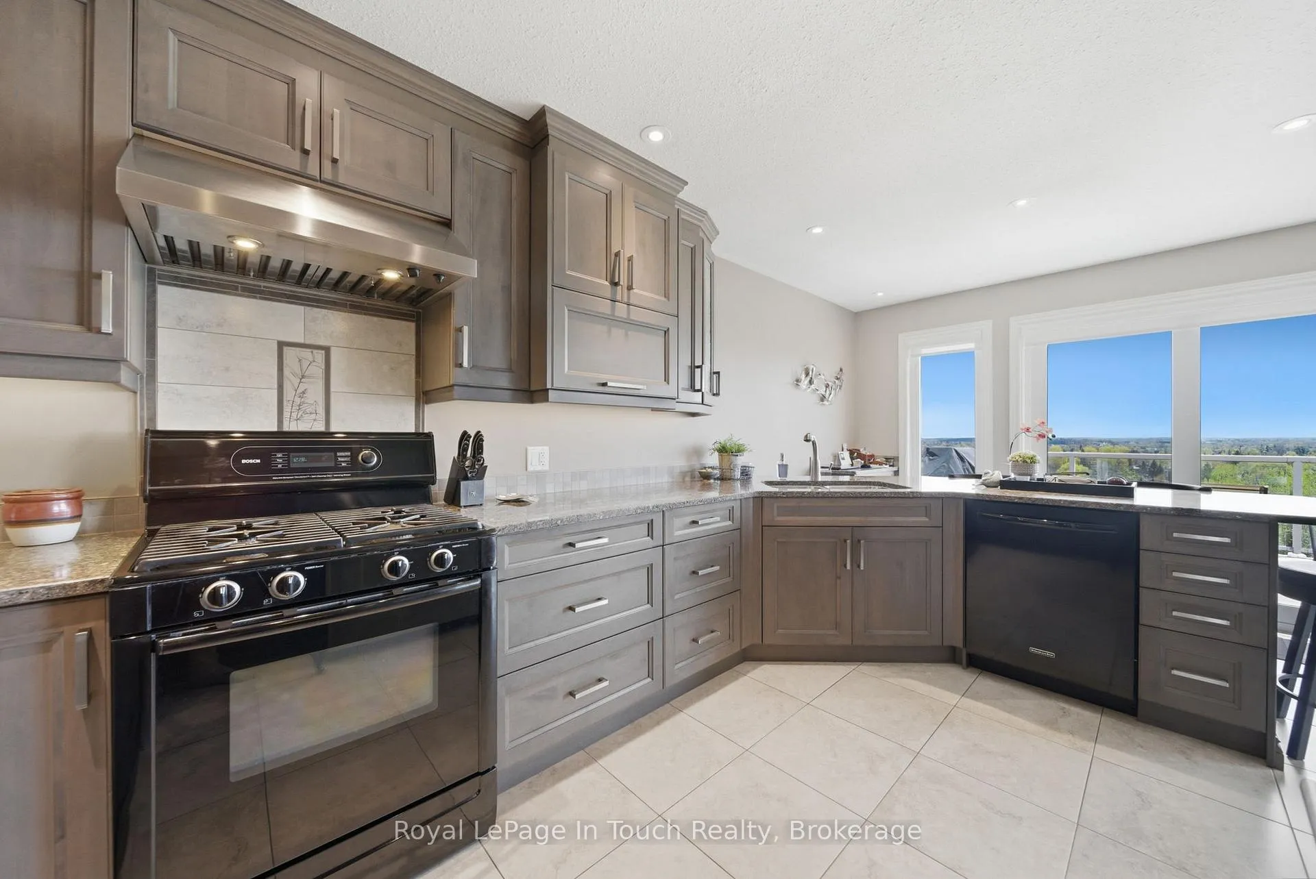 Photo 12 of 108 Milroy Drive, Peterborough, Northcrest Ward 5 — HOMEH