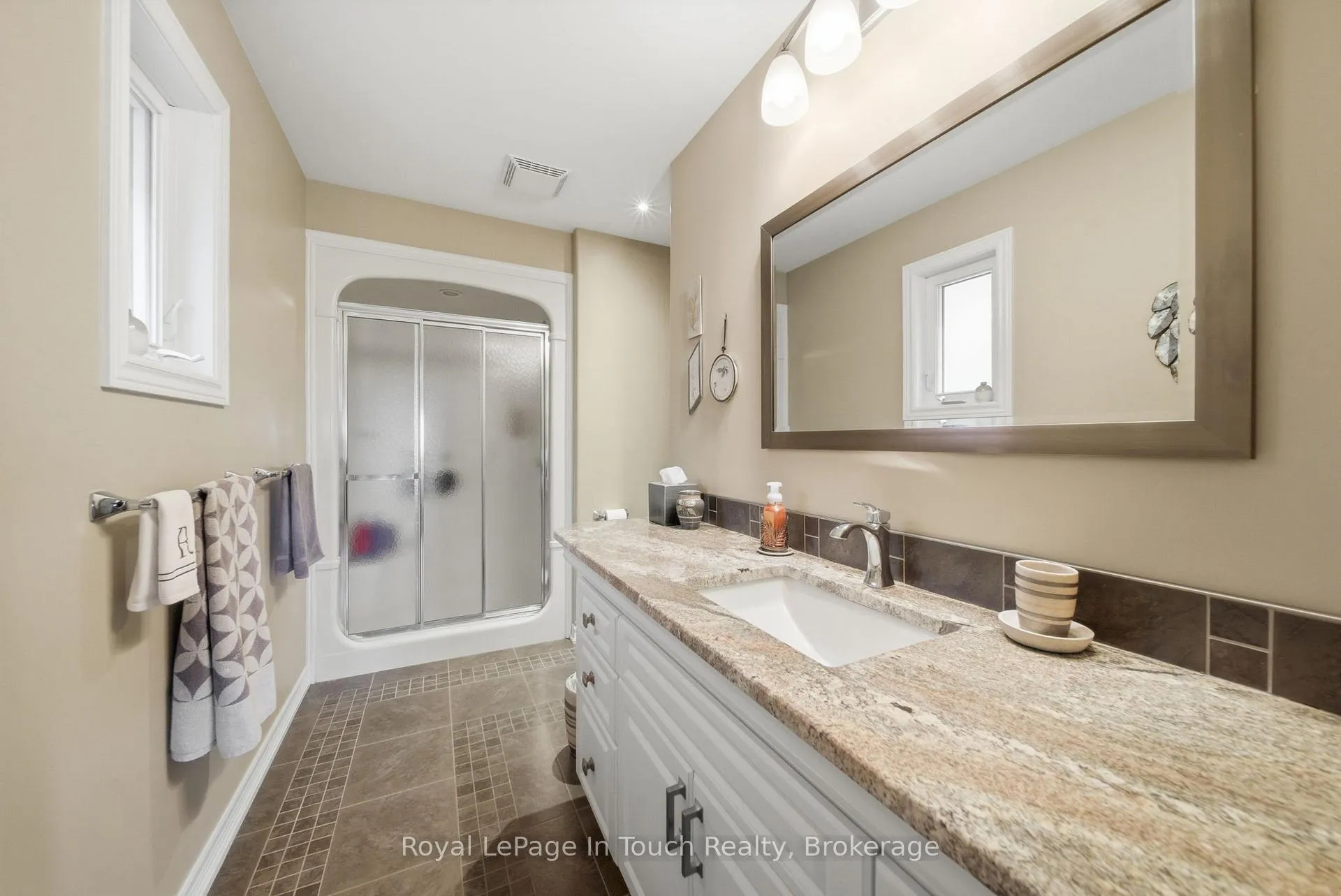 Photo 16 of 108 Milroy Drive, Peterborough, Northcrest Ward 5 — HOMEH