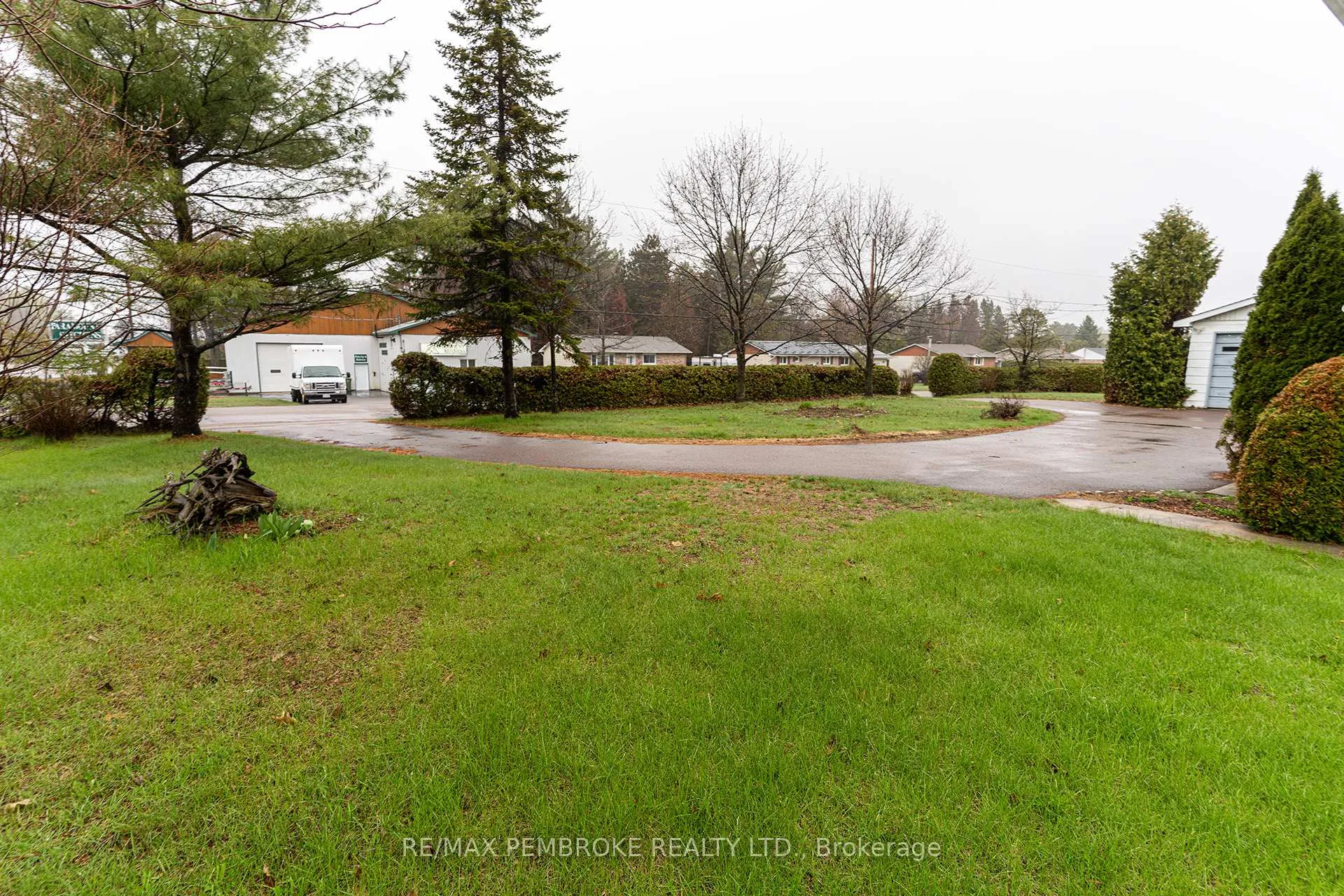 Photo 2 of 2 Silke Drive, Petawawa — HOMEH